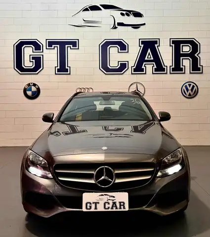 Mercedes-Benz C view 2