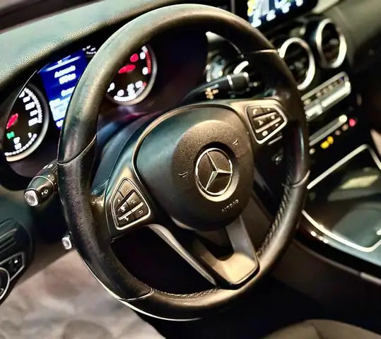 Mercedes-Benz C view 9