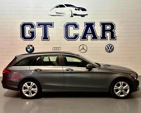 Mercedes-Benz C view 4