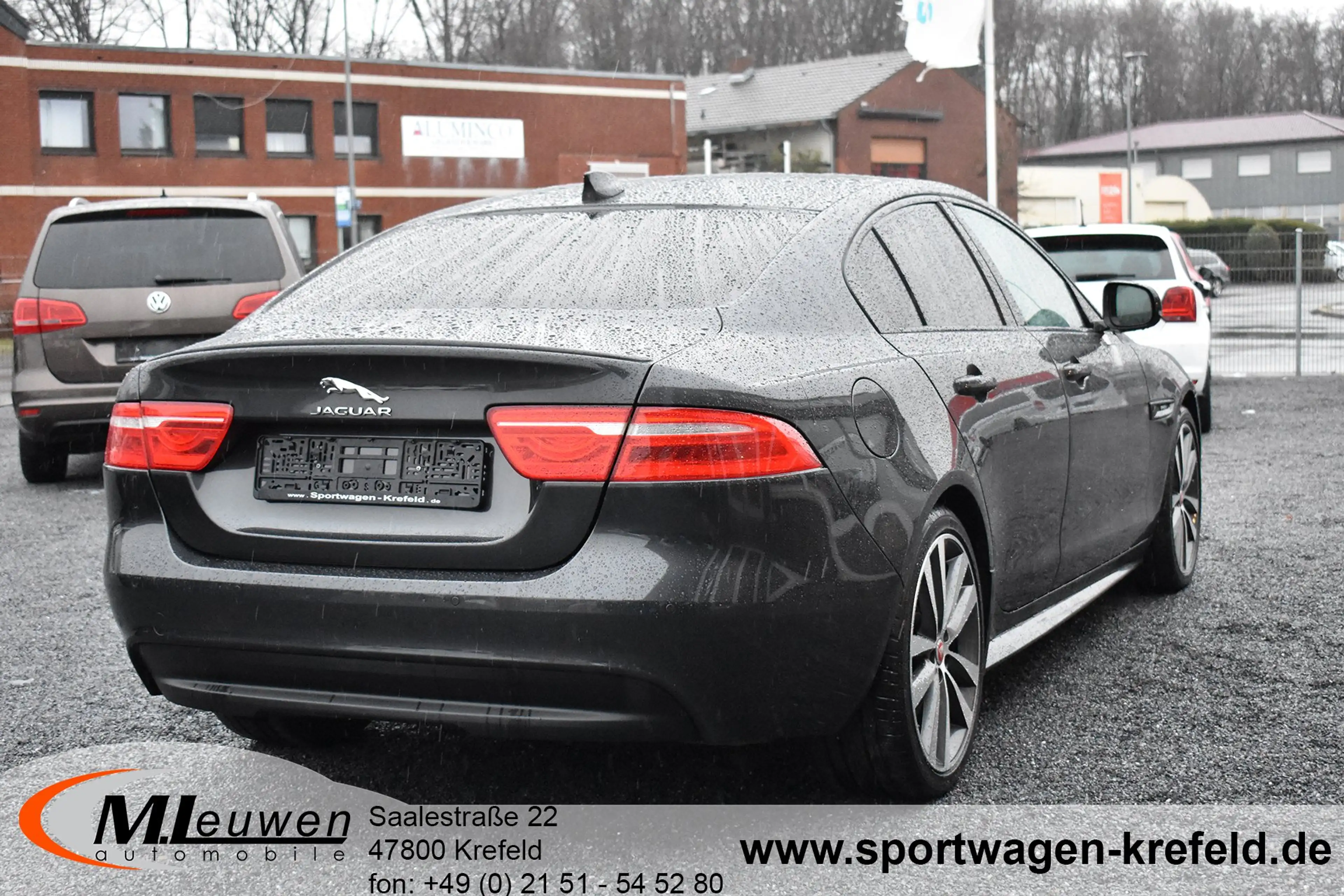 Jaguar XE R-Sport *PANO*HUD*19" ALU*NAVI*LEDER* — photo 3