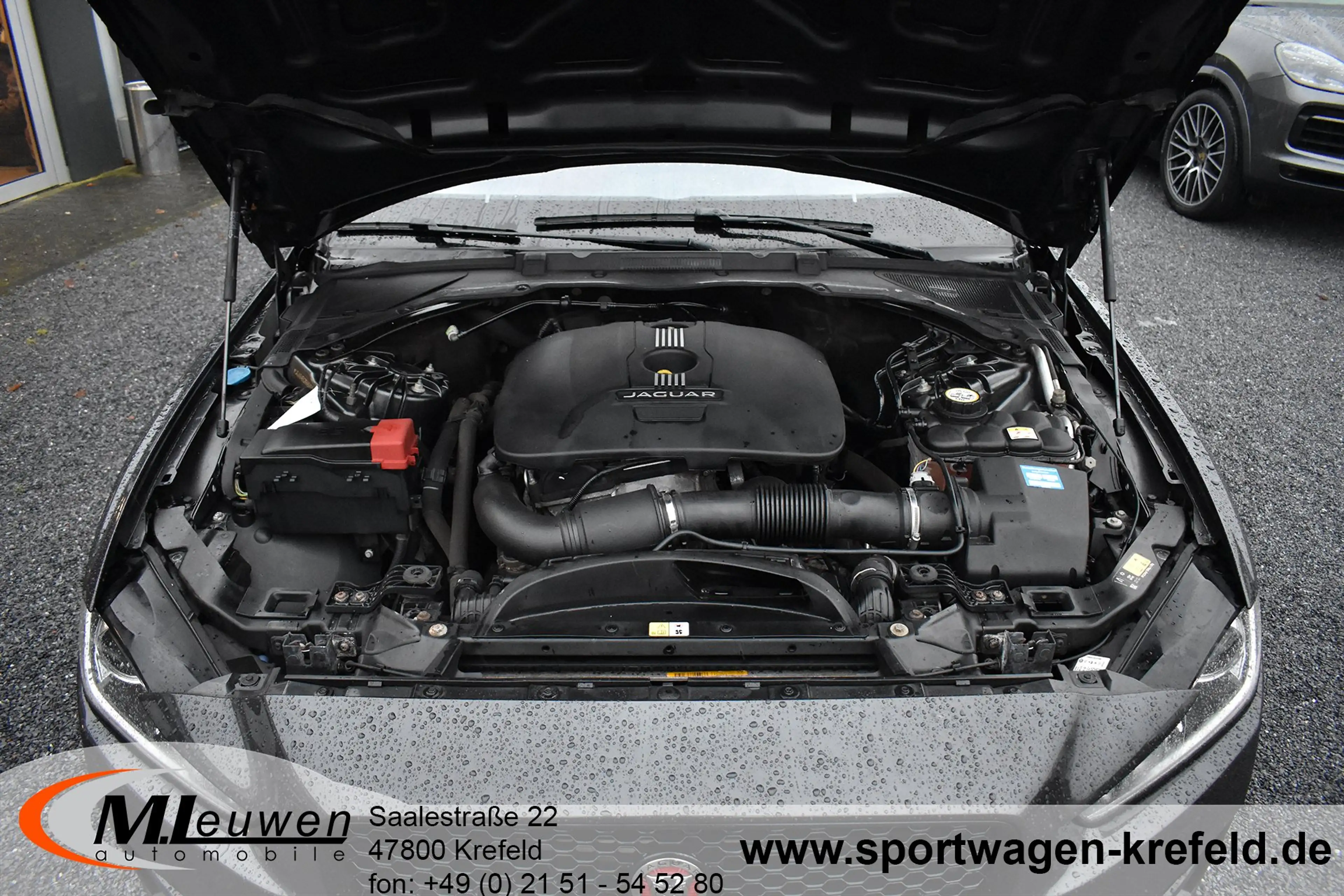 Jaguar XE R-Sport *PANO*HUD*19" ALU*NAVI*LEDER* — photo 9