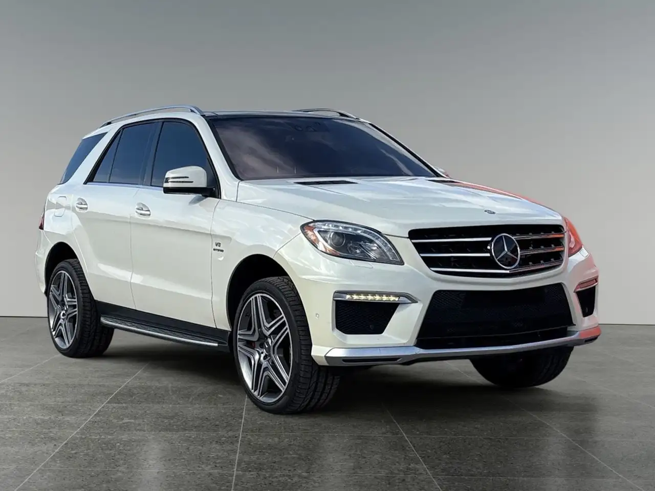 Mercedes-Benz M-Class снимка Mercedes-Benz M-Class