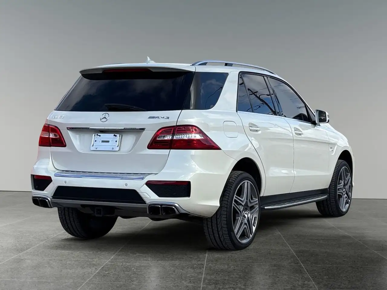 Mercedes-Benz M-Class снимка Mercedes-Benz M-Class