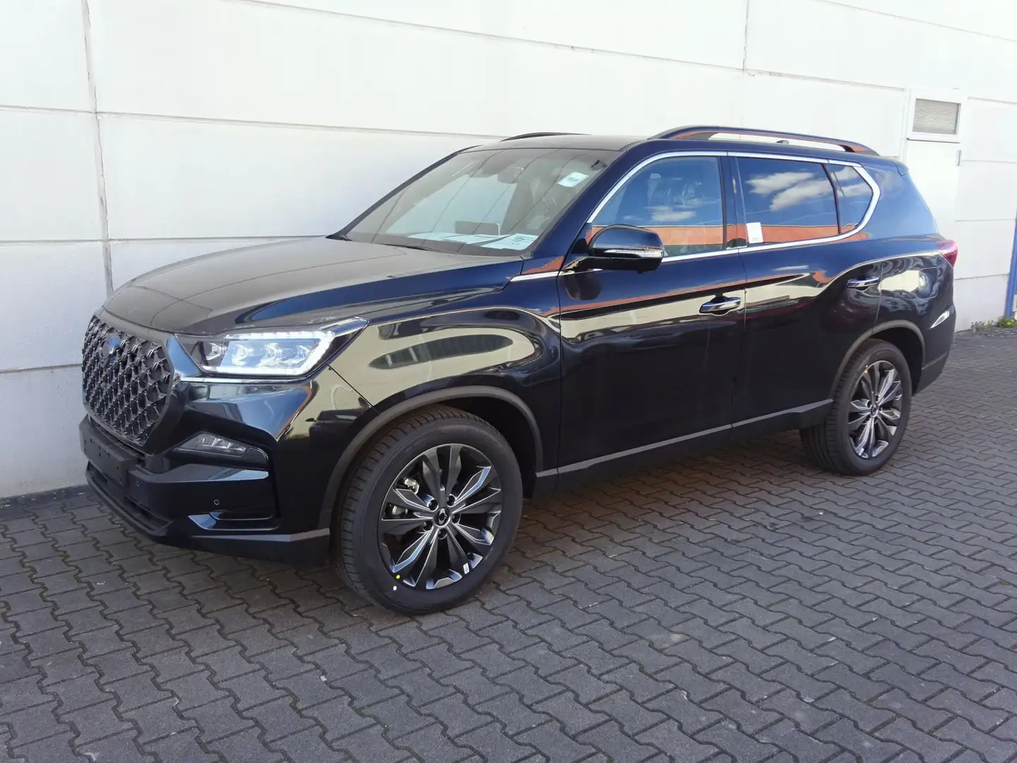 SsangYong Rexton 2,2 E-XDI 4WD 8AT MY23 Blackline 5S Alu20 GSD ACC Schwarz - 2