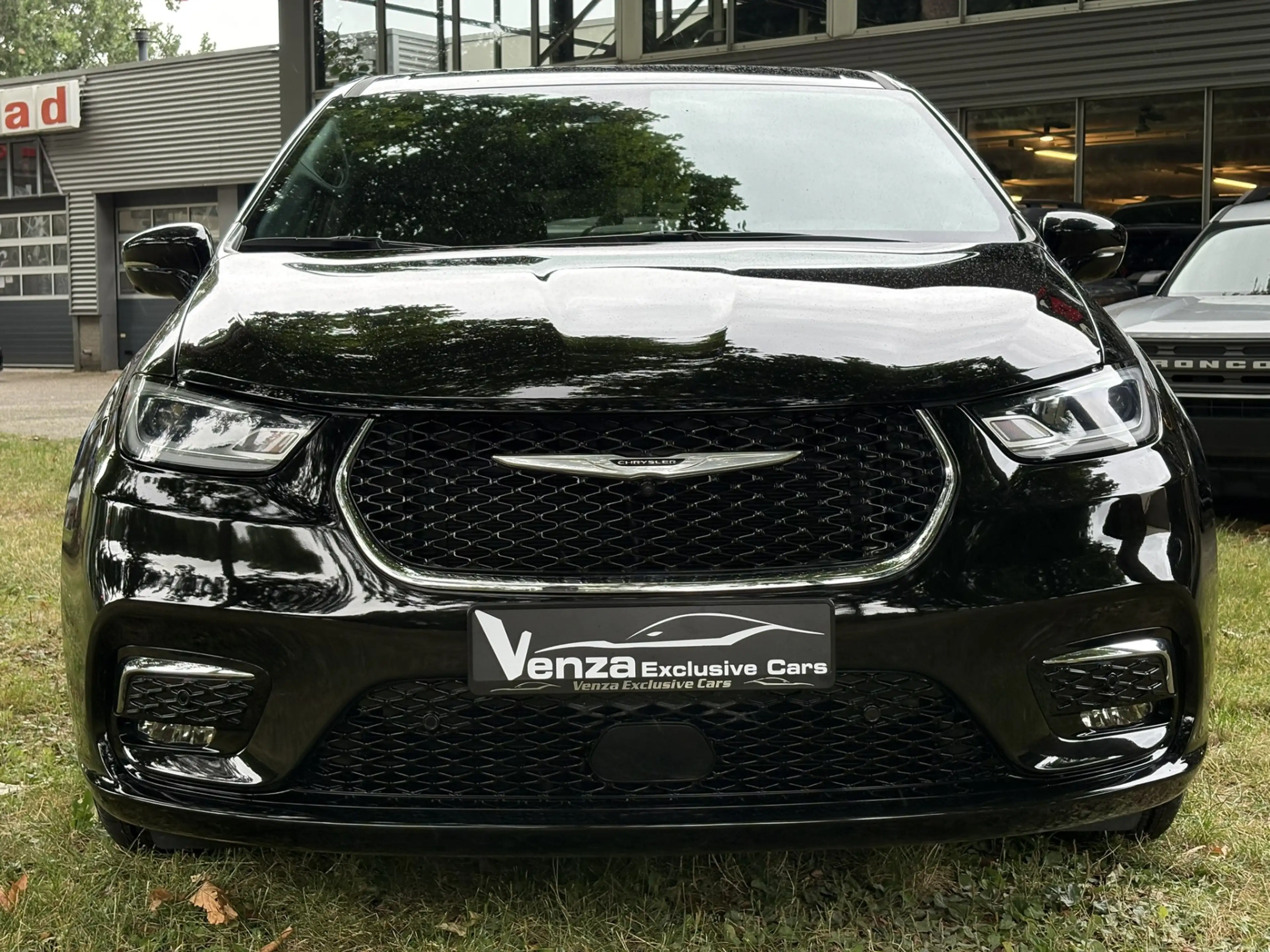 Chrysler Pacifica 3.6 V6 Hybrid ACC/360/Carplay — photo 2