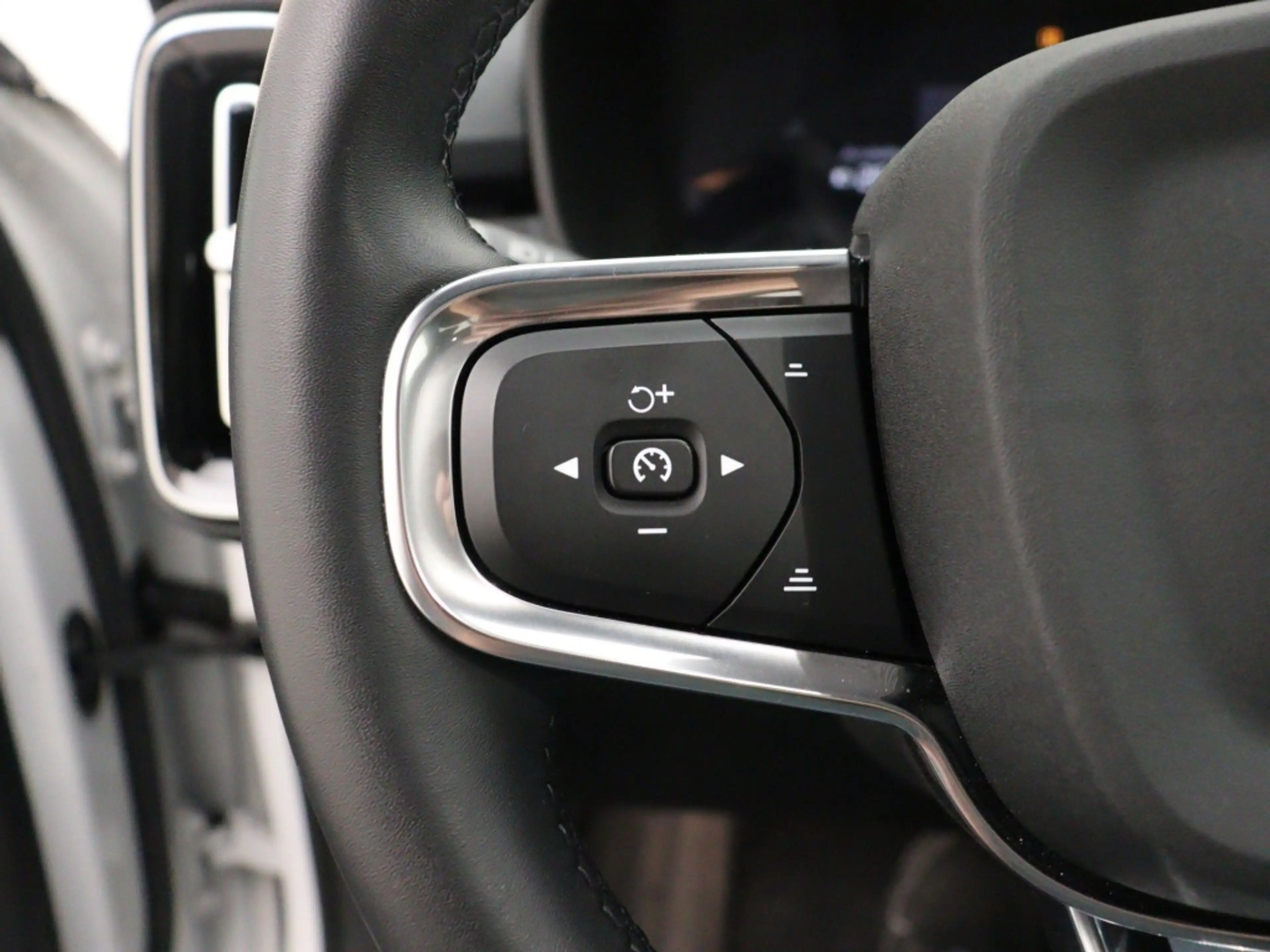 Volvo C40 TWIN MOTOR INTRO EDITION 20INCH — photo 13