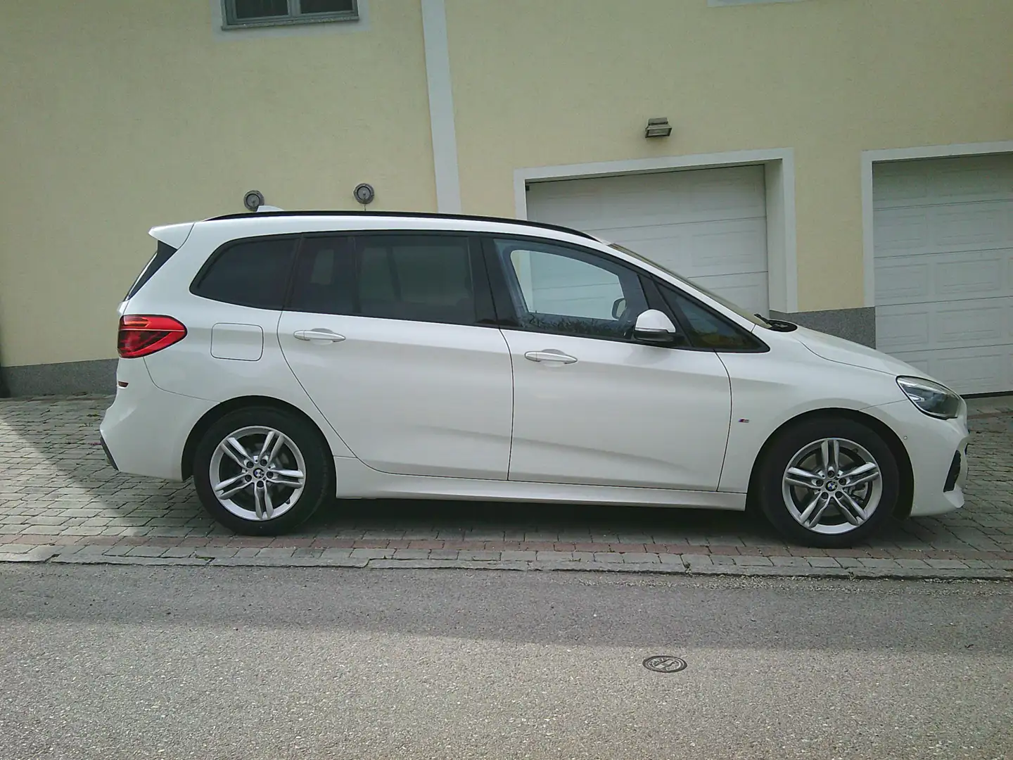 BMW 218 218 d A M Sport Weiß - 1