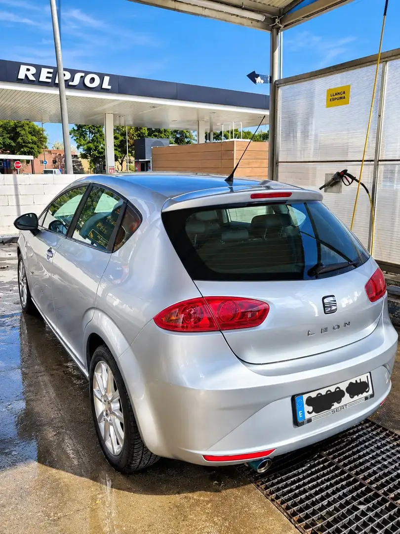SEAT Leon 1.9 TDI 105 FAP Sport DSG - 2