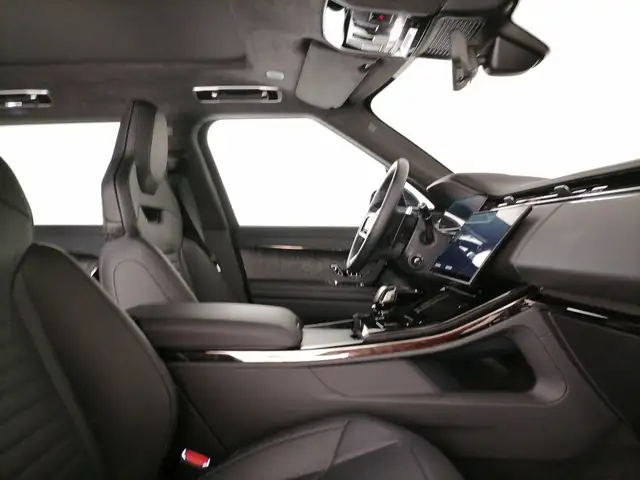 Land Rover Range Rover Sport view 12
