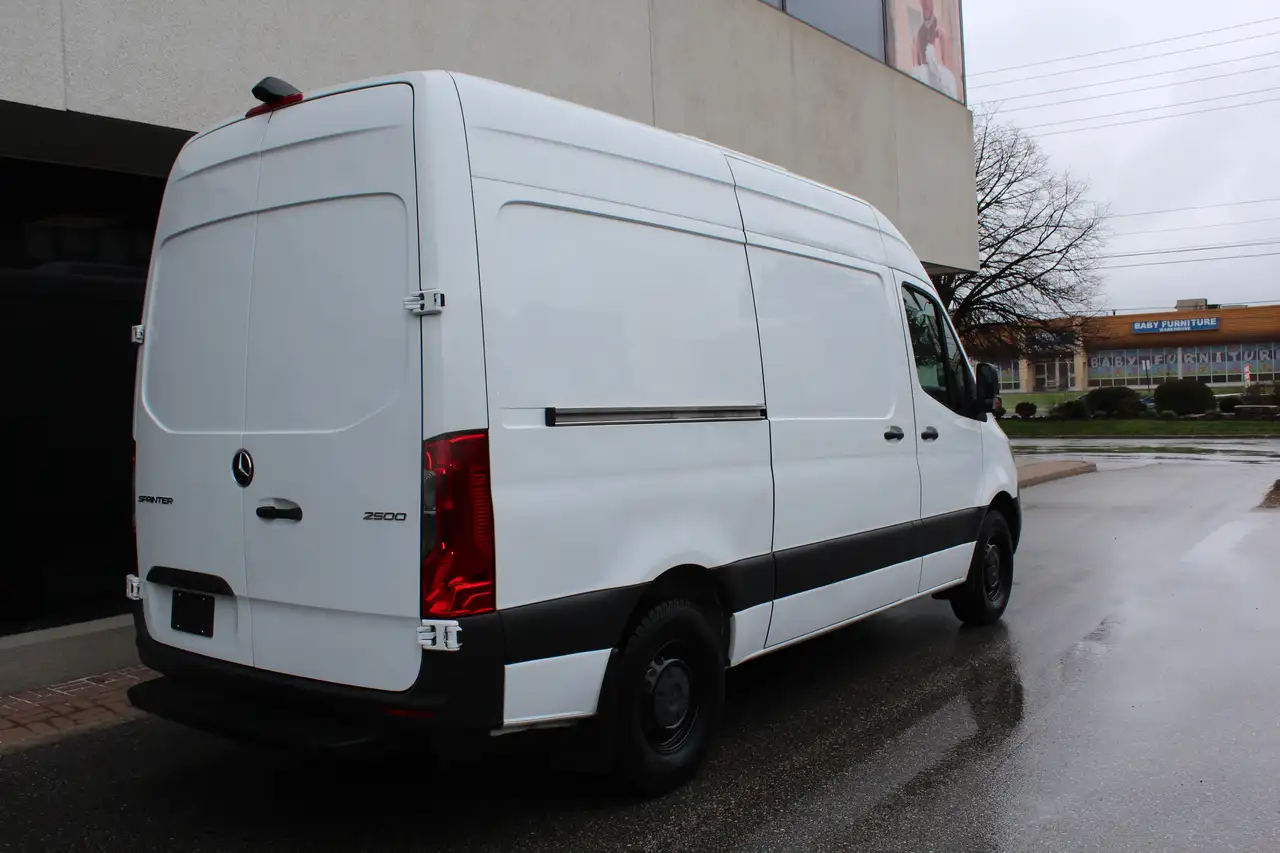 Mercedes-Benz Sprinter снимка Mercedes-Benz Sprinter