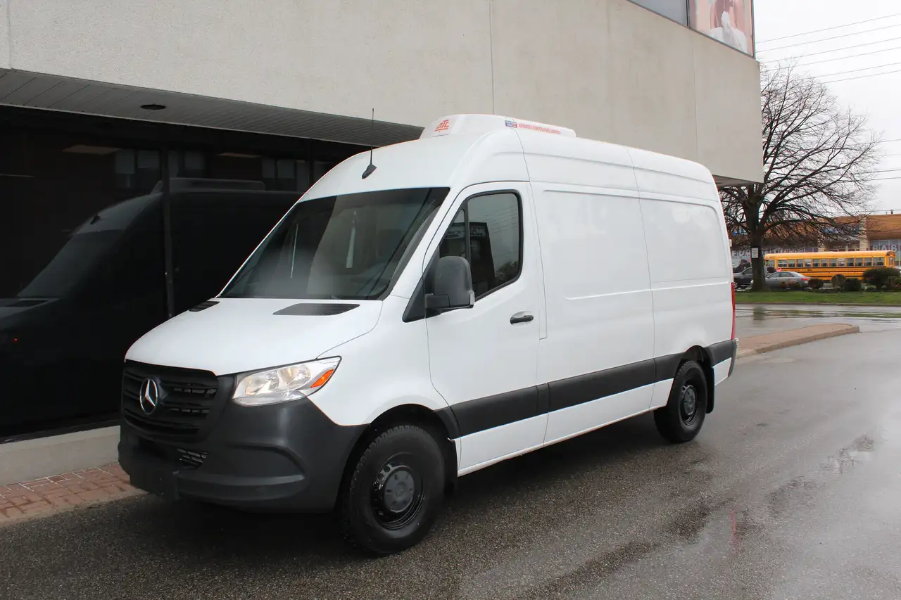 Mercedes-Benz Sprinter снимка Mercedes-Benz Sprinter