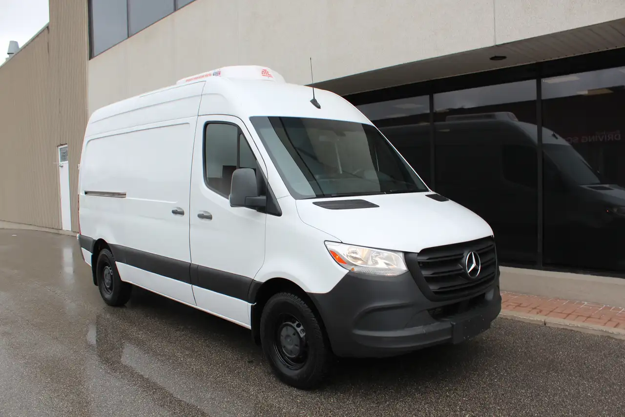 Mercedes-Benz Sprinter снимка Mercedes-Benz Sprinter