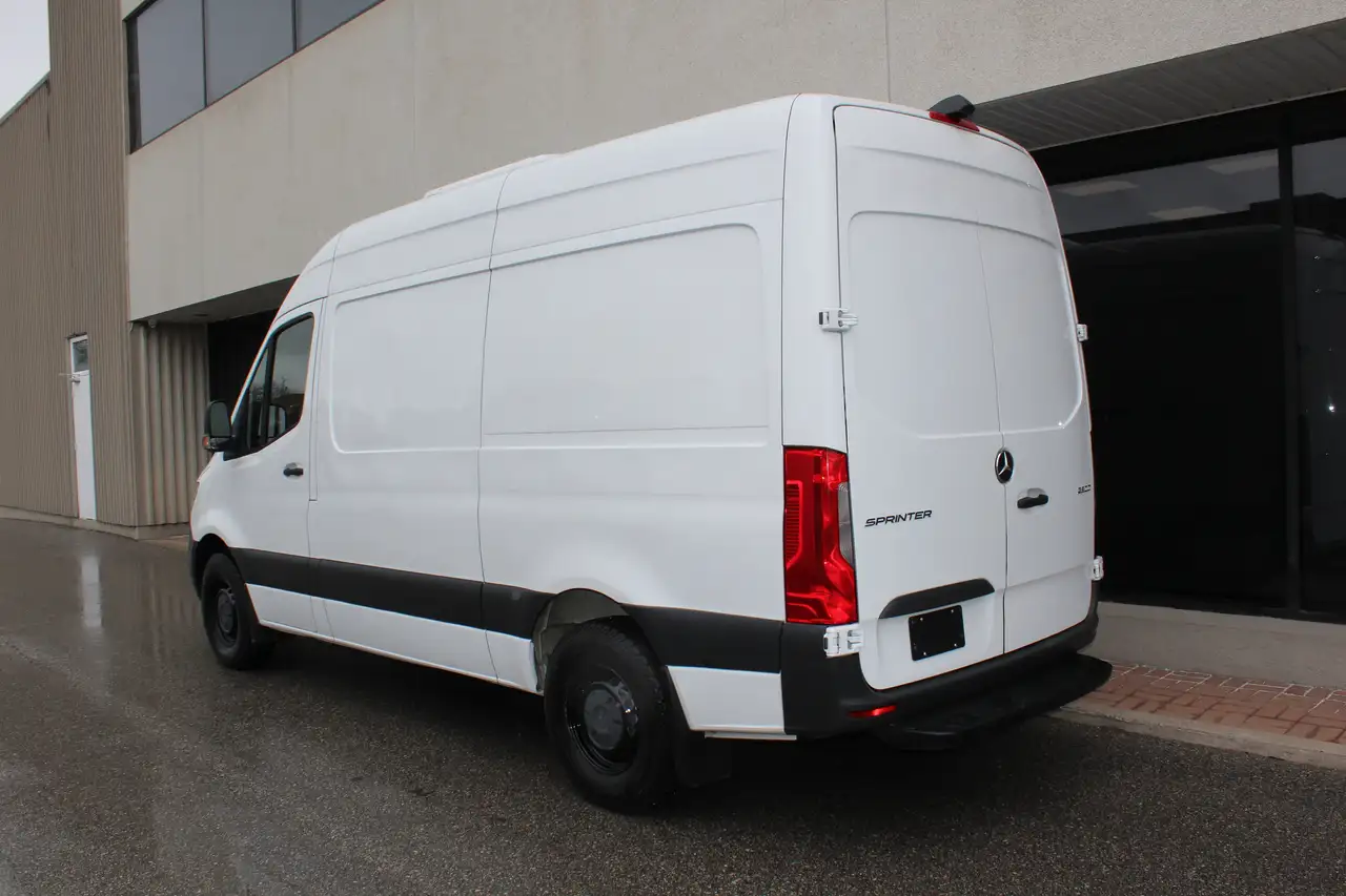 Mercedes-Benz Sprinter снимка Mercedes-Benz Sprinter