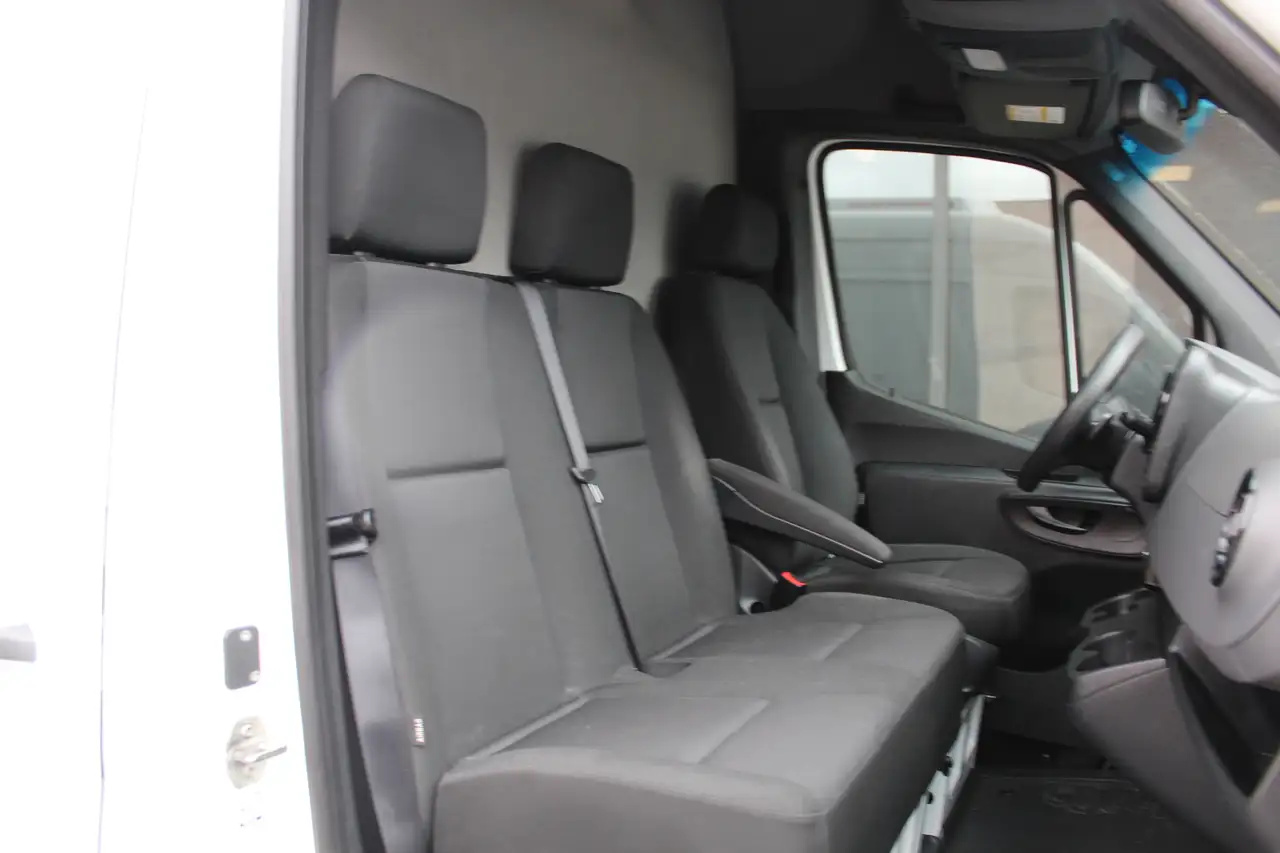 Mercedes-Benz Sprinter снимка Mercedes-Benz Sprinter