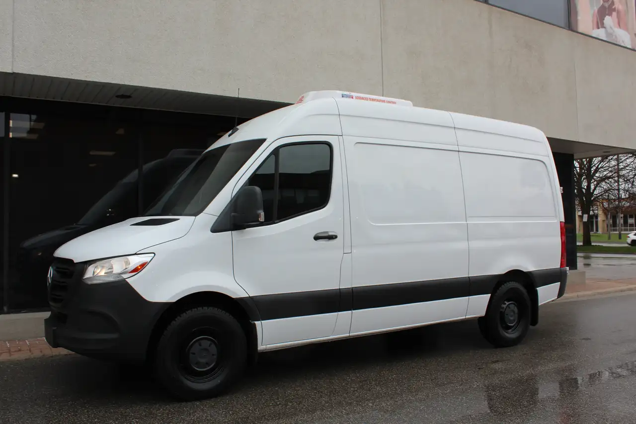 Mercedes-Benz Sprinter снимка Mercedes-Benz Sprinter
