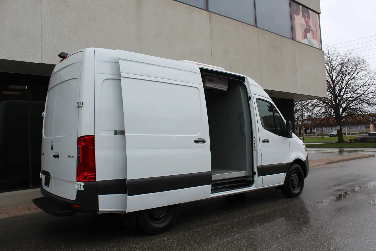 Mercedes-Benz Sprinter снимка Mercedes-Benz Sprinter