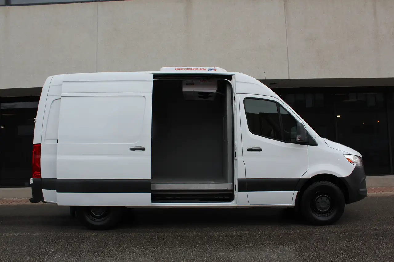 Mercedes-Benz Sprinter снимка Mercedes-Benz Sprinter