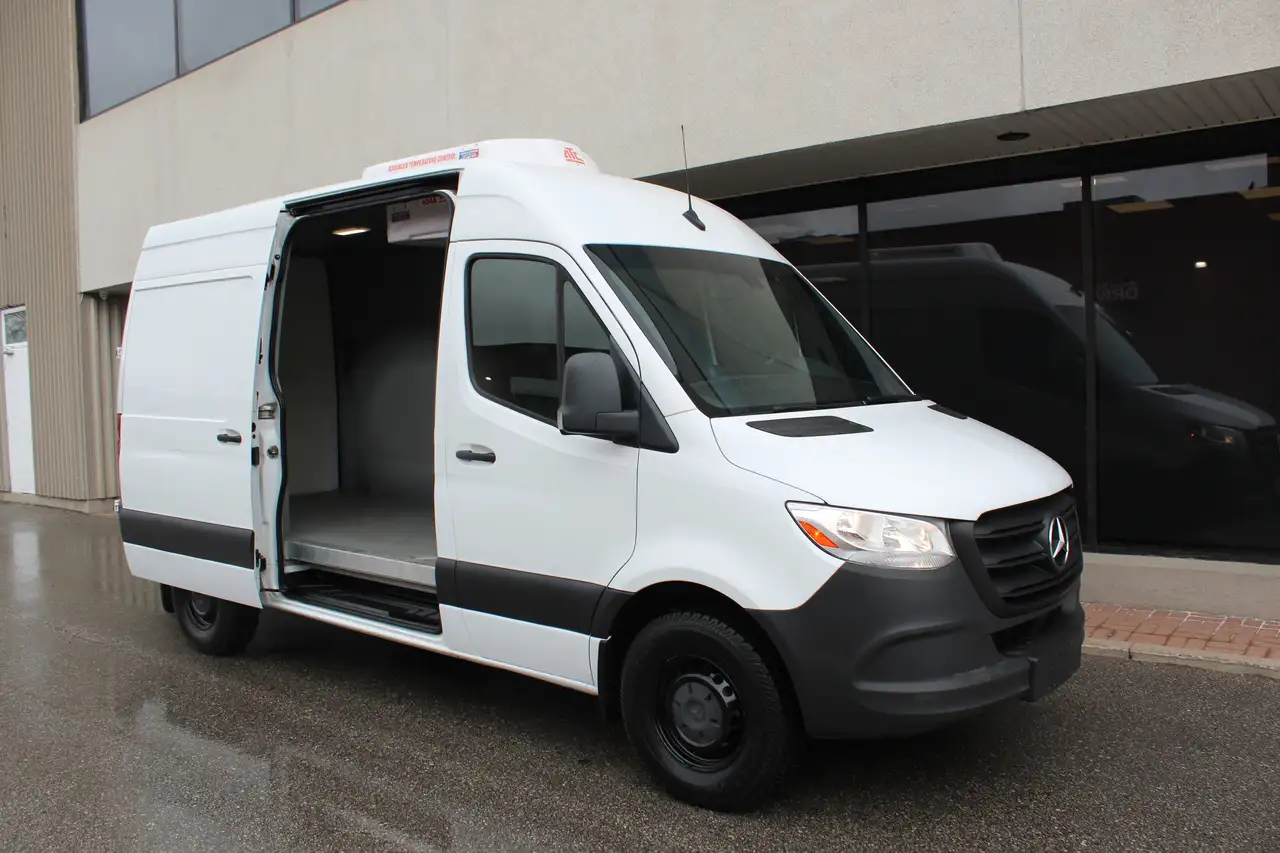 Mercedes-Benz Sprinter снимка Mercedes-Benz Sprinter