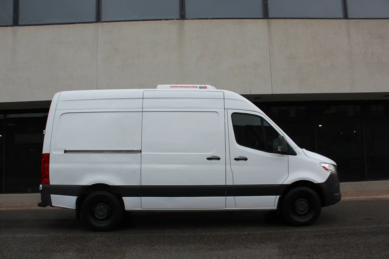 Mercedes-Benz Sprinter снимка Mercedes-Benz Sprinter