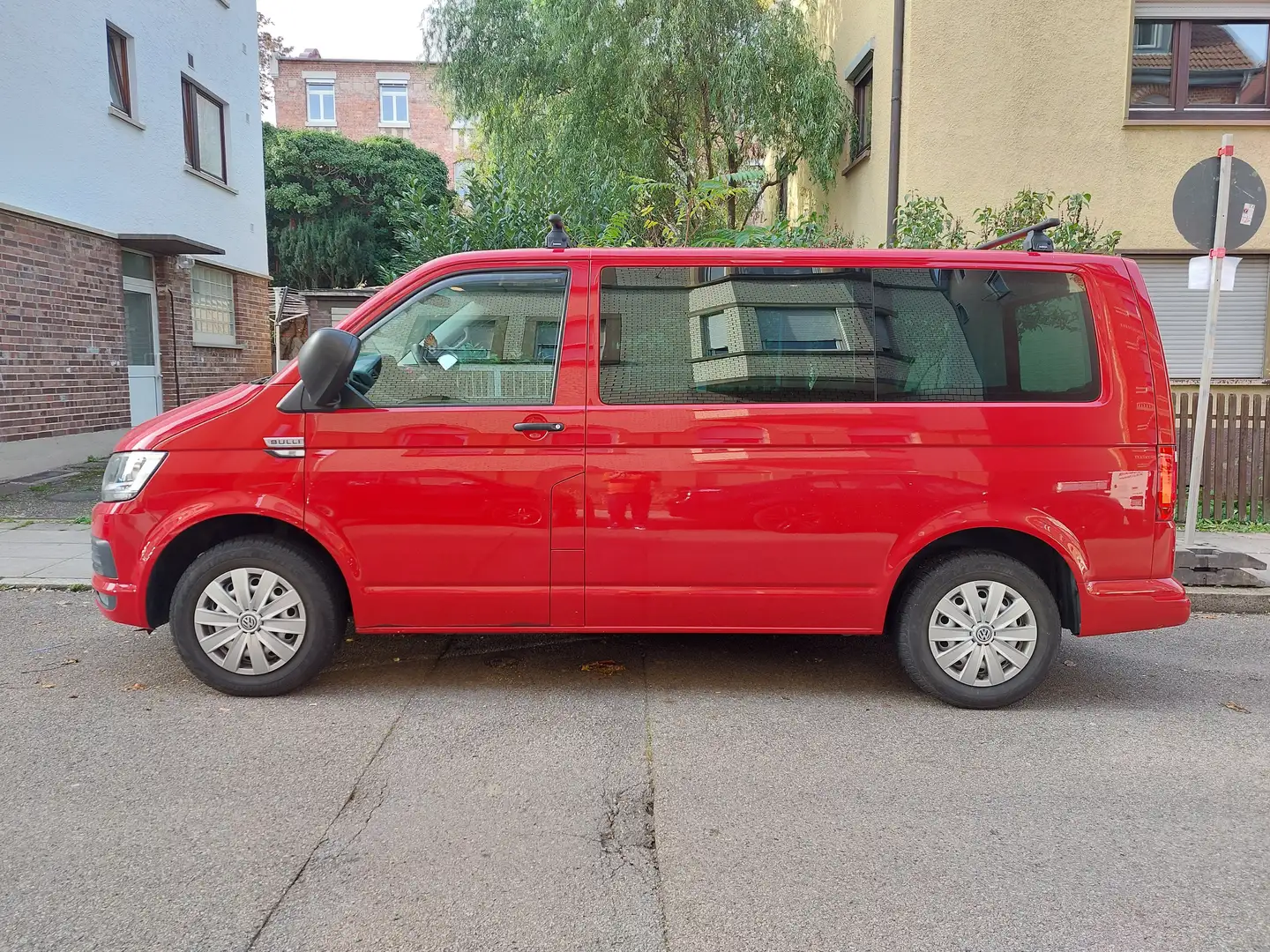 Volkswagen T6 Multivan Multivan Trendline Rojo - 1