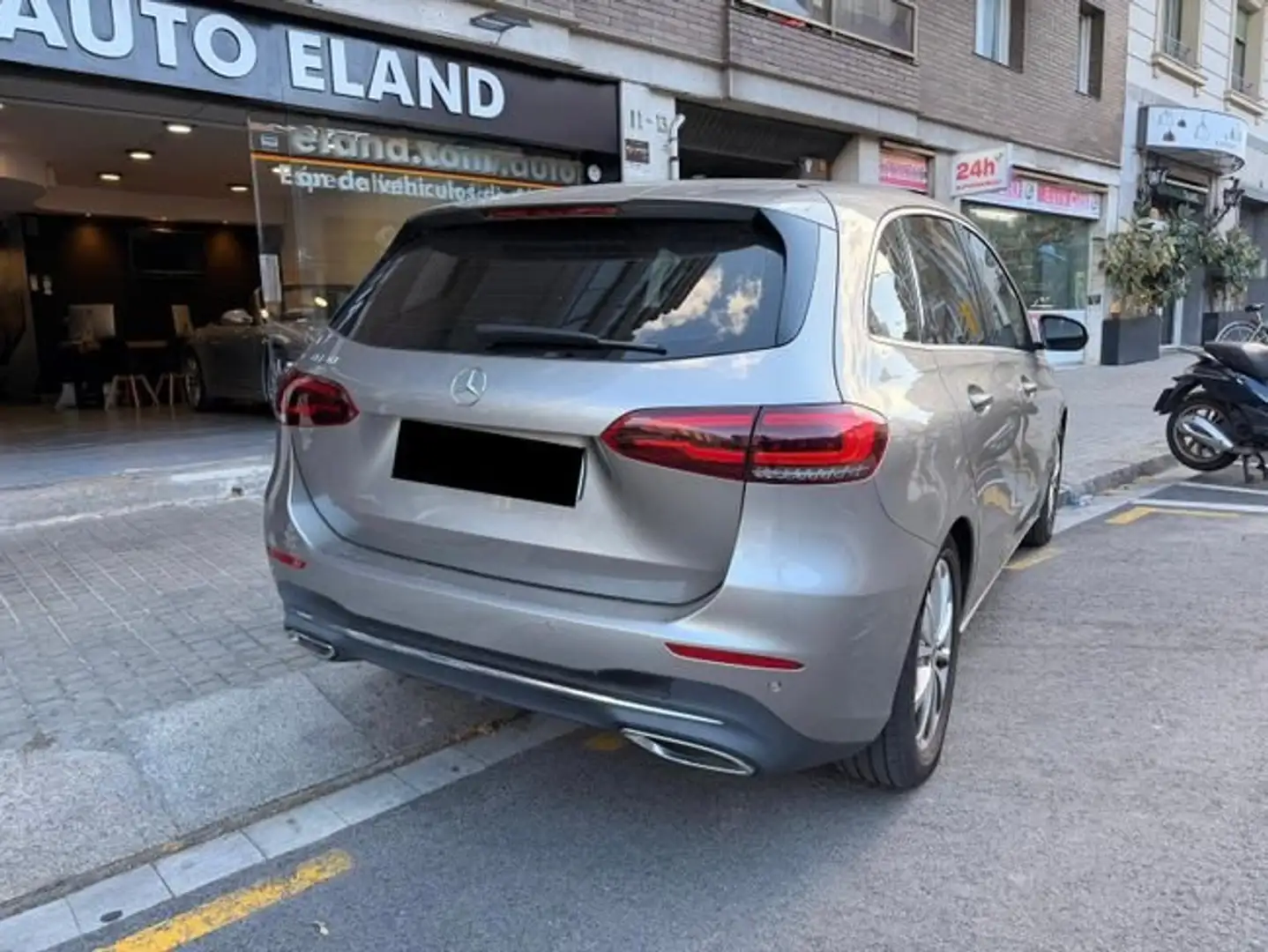 Mercedes-Benz B 180 Gris - 2