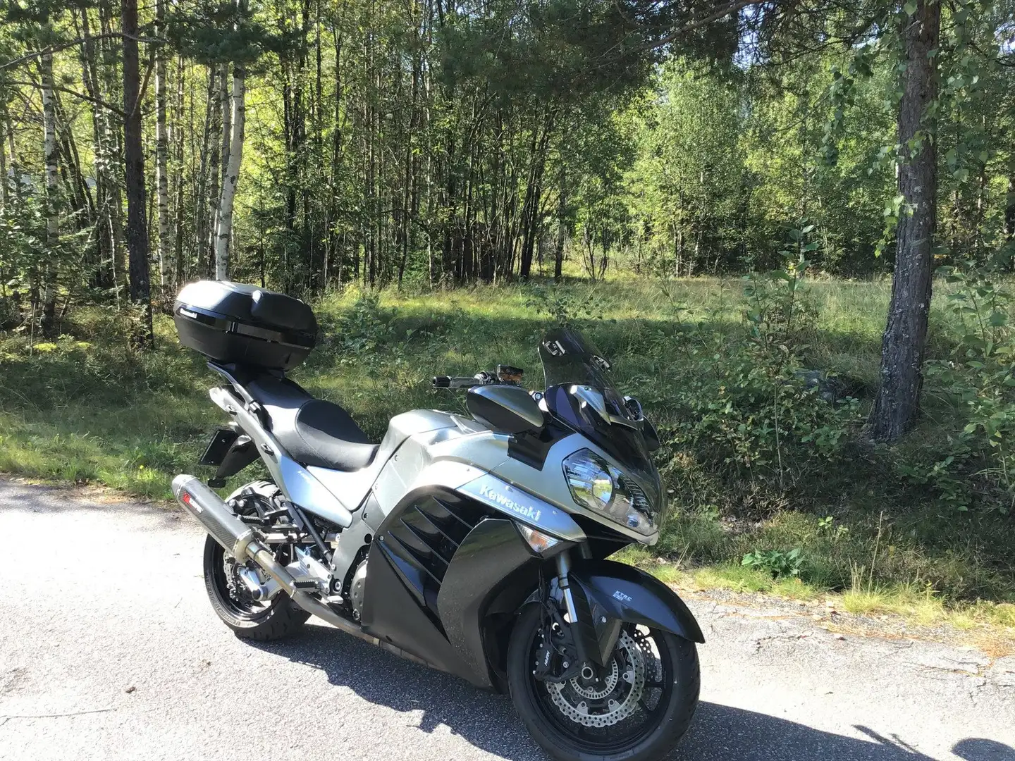 Kawasaki GTR 1400 Gri - 2