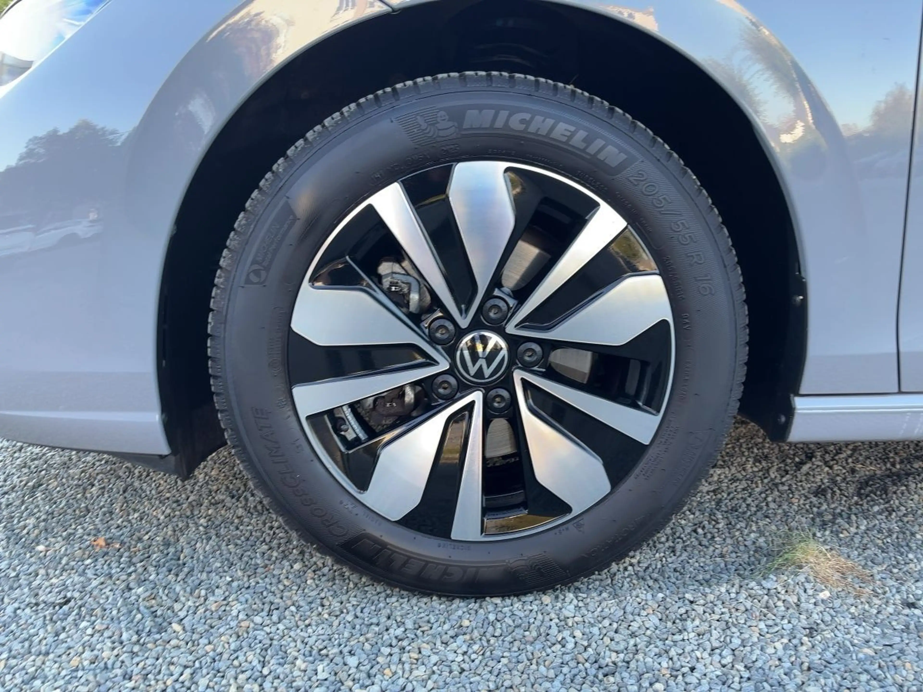 Volkswagen Golf Variant Life 1.5l eTSI OPF 7-Gang-DSG — photo 11