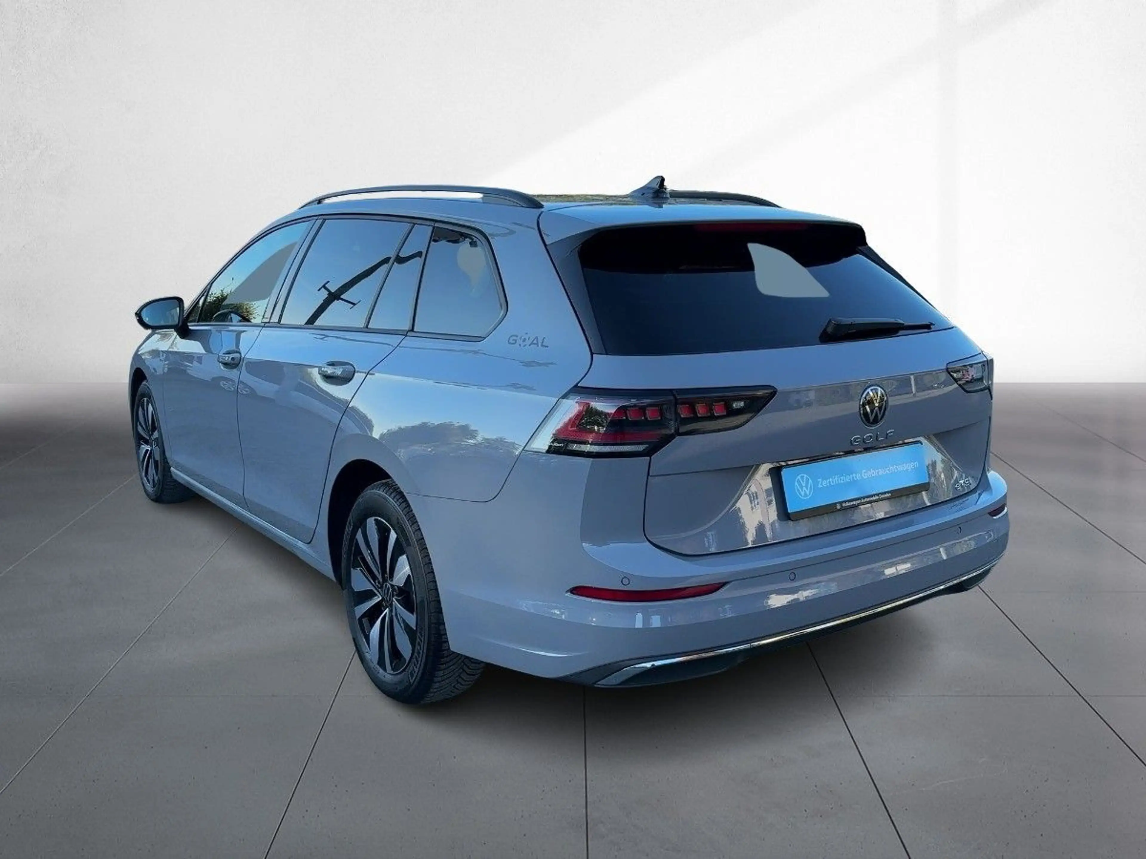 Volkswagen Golf Variant Life 1.5l eTSI OPF 7-Gang-DSG — photo 2