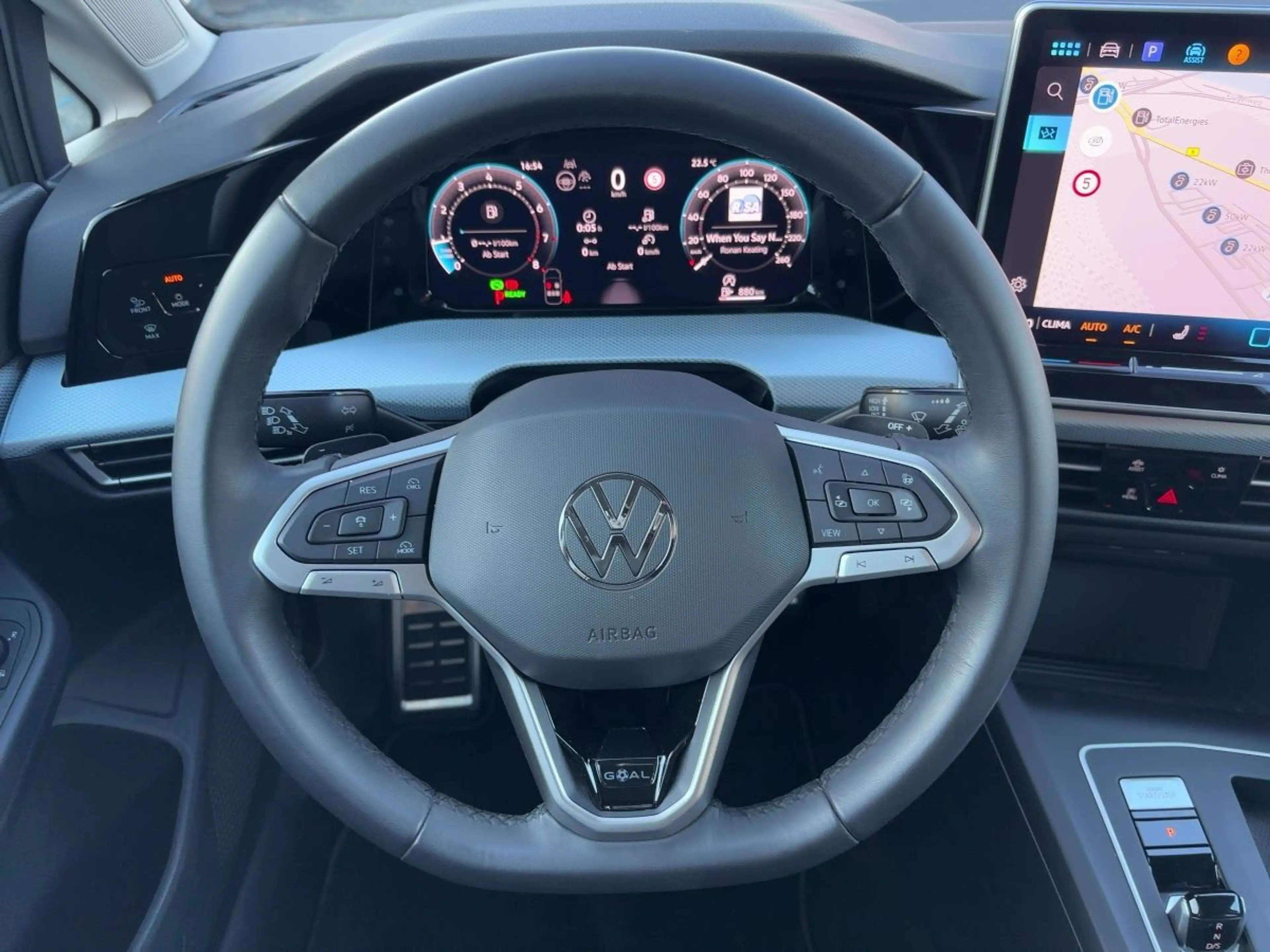 Volkswagen Golf Variant Life 1.5l eTSI OPF 7-Gang-DSG — photo 9