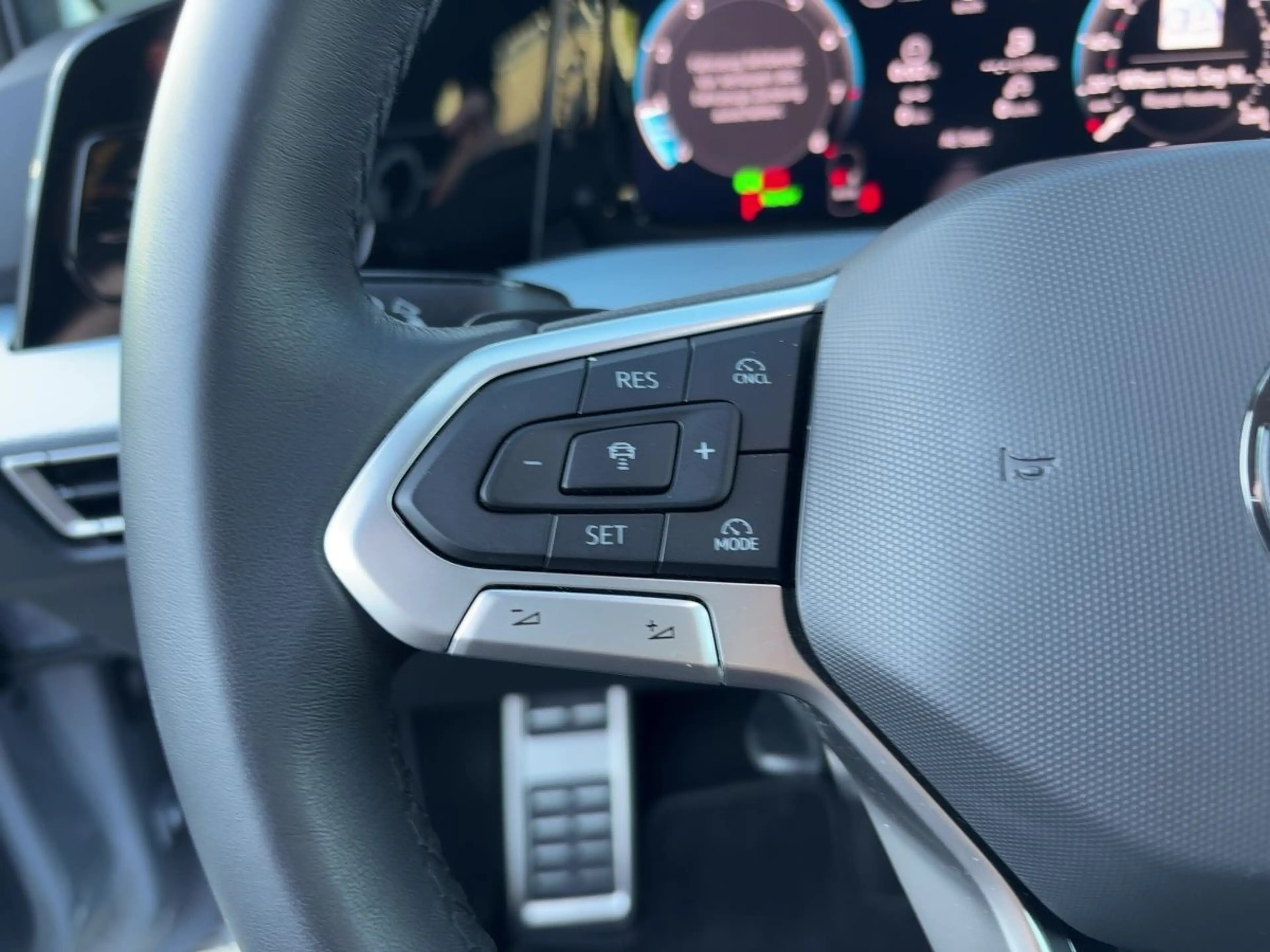 Volkswagen Golf Variant Life 1.5l eTSI OPF 7-Gang-DSG — photo 13