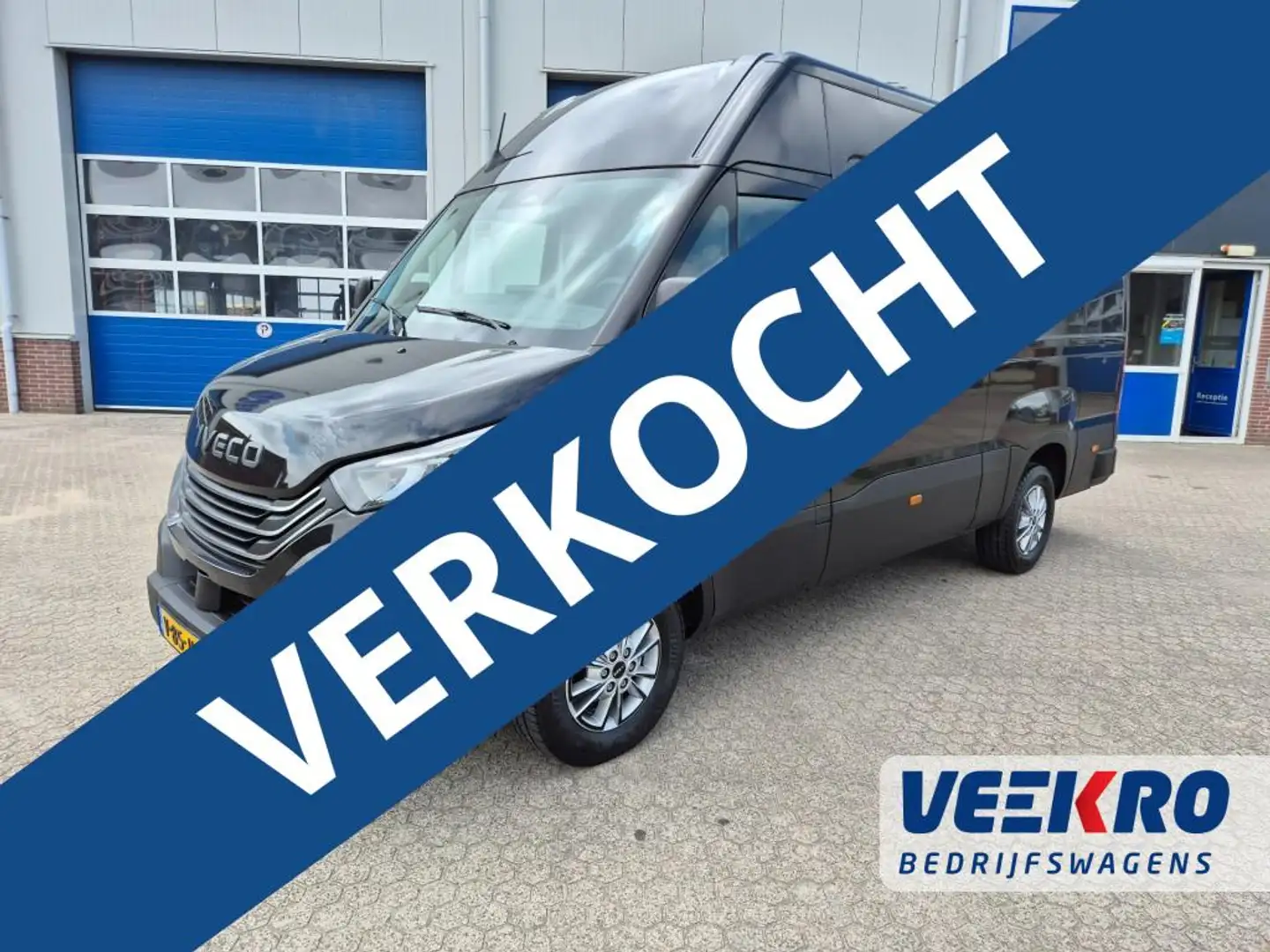 Iveco Daily 3500Kg 160PK automaat. UIT VOORRAAD LEVERBAAR! BPM Zwart - 1