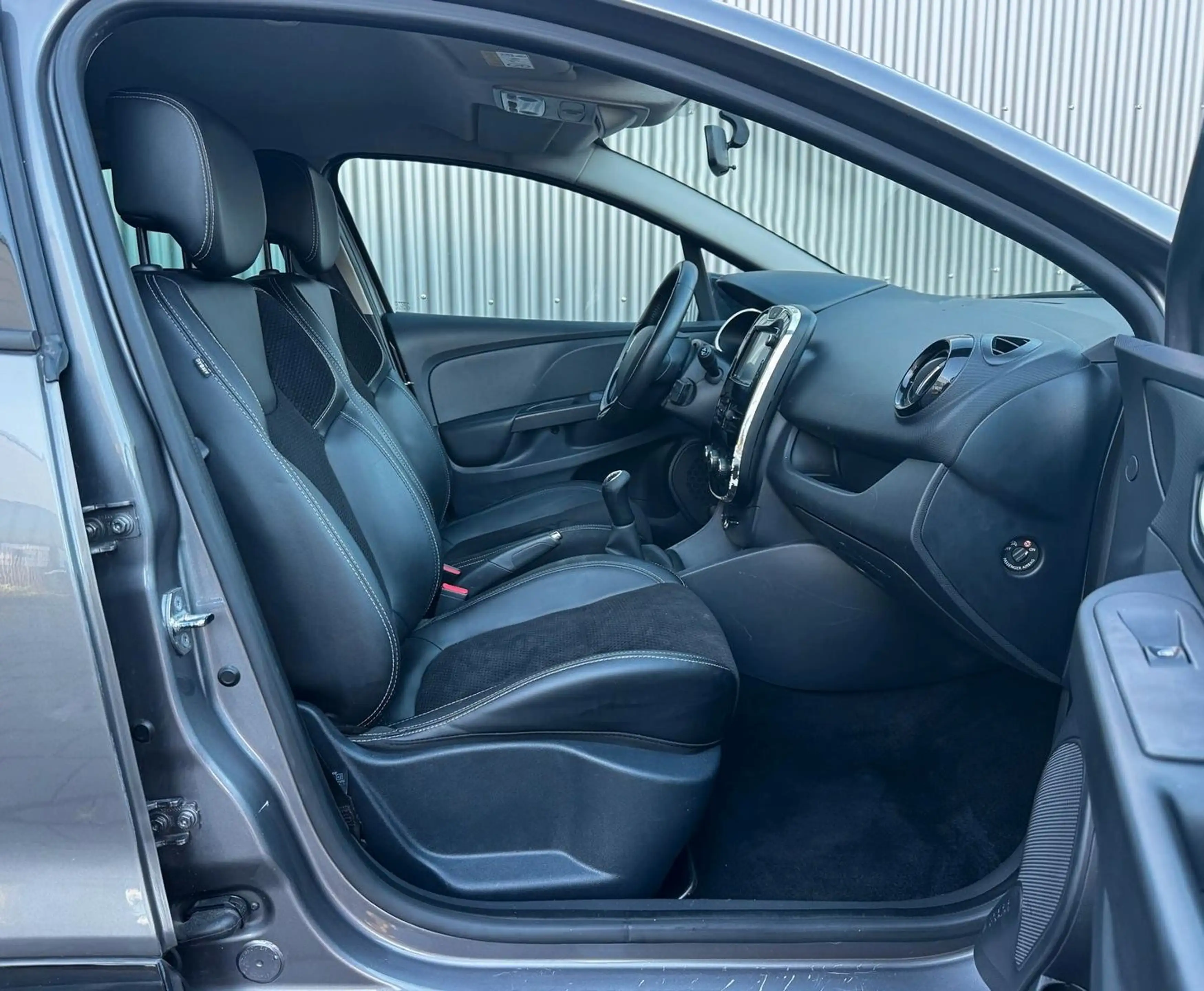 Renault Clio IV Expression Klima Tüv Neu LED — photo 15