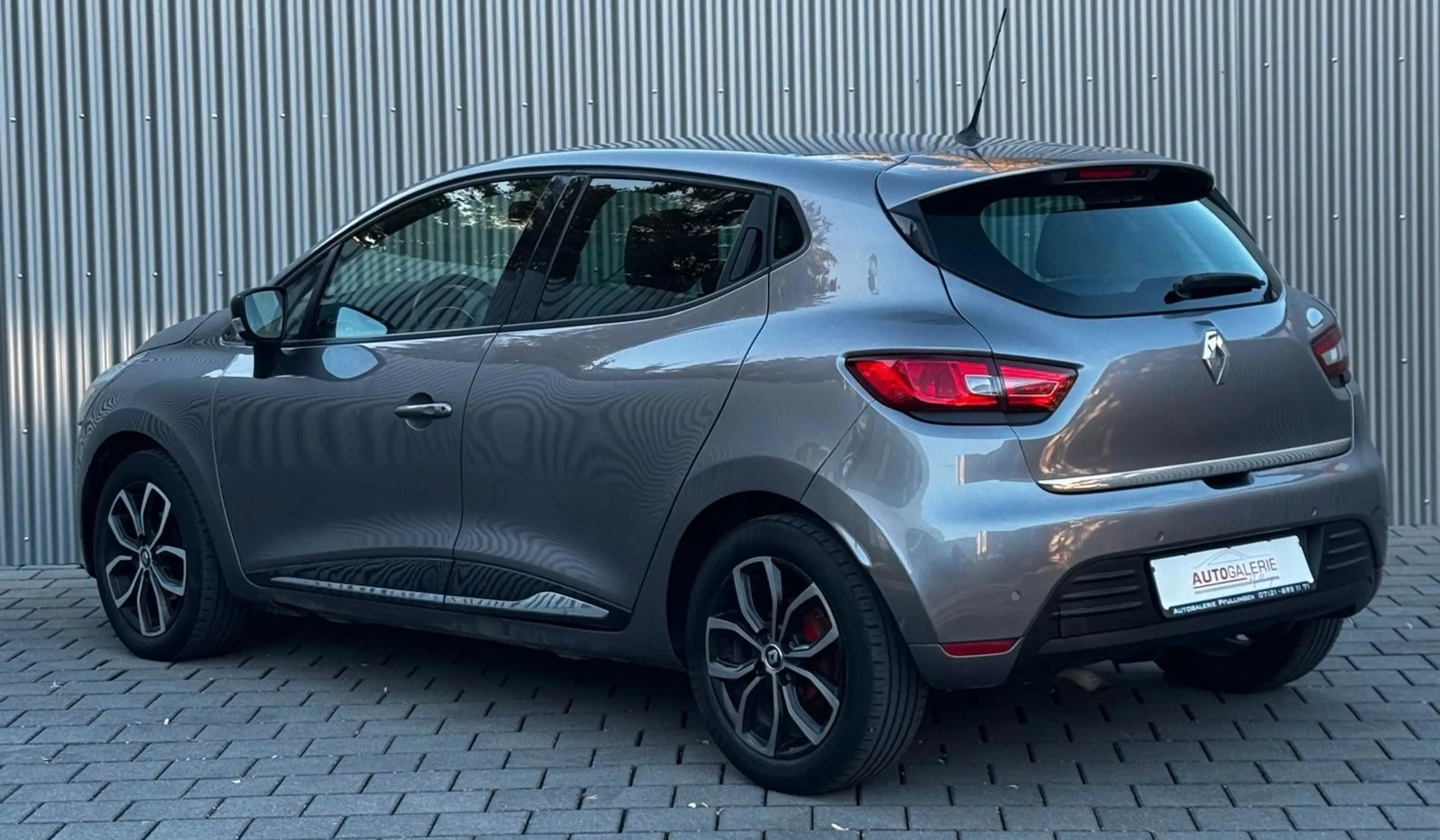 Renault Clio IV Expression Klima Tüv Neu LED — photo 8