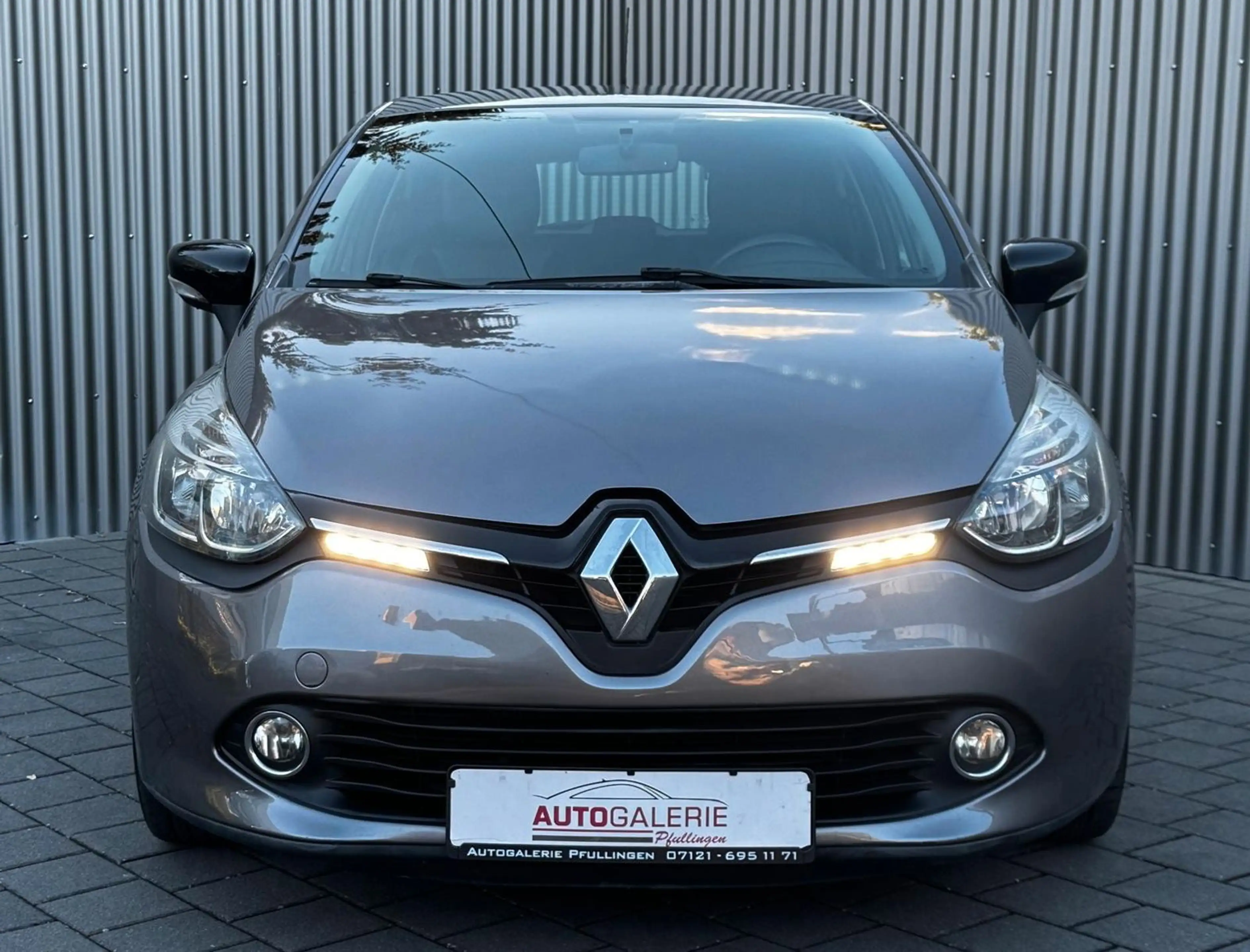 Renault Clio IV Expression Klima Tüv Neu LED — photo 2