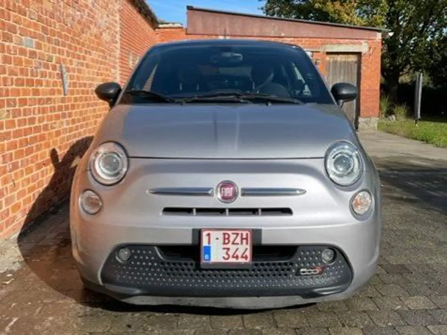 Fiat 500e Silber - 2