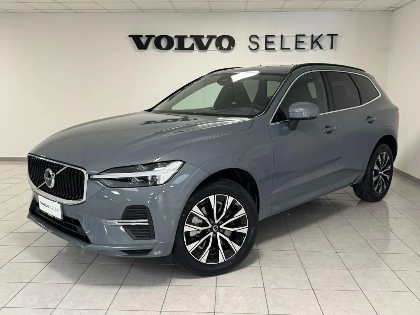 Volvo XC60 B4 (d) automatico Core - KM0 Grigio - 1