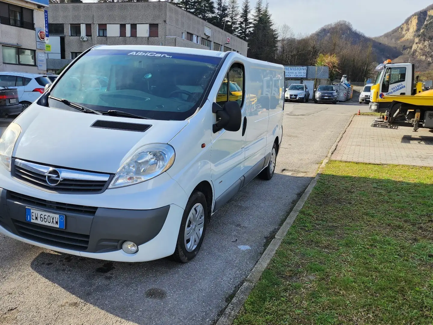 Opel Vivaro furgone - 2