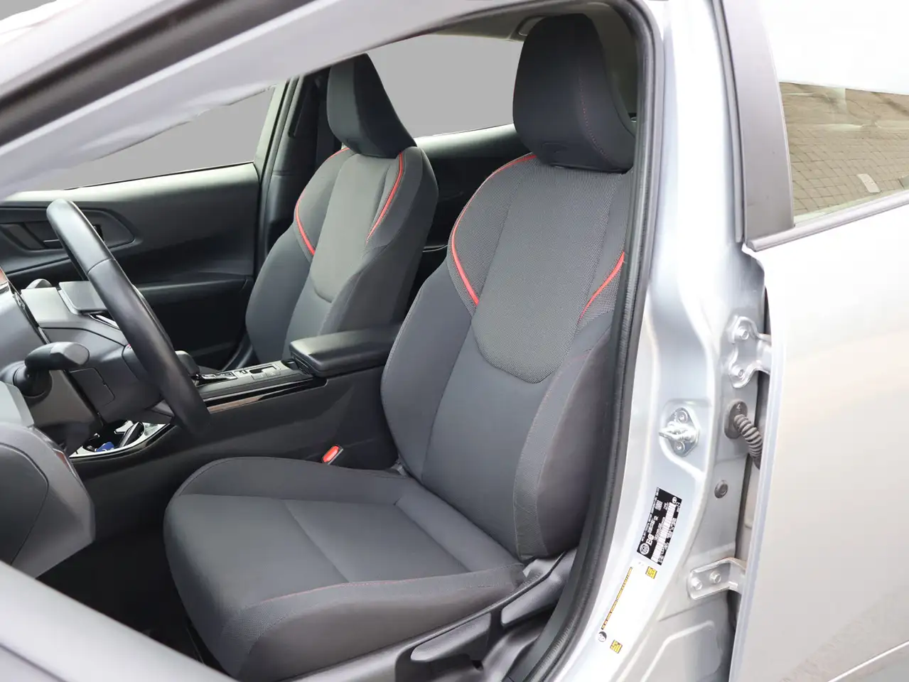 Toyota Prius Prime снимка Toyota Prius Prime
