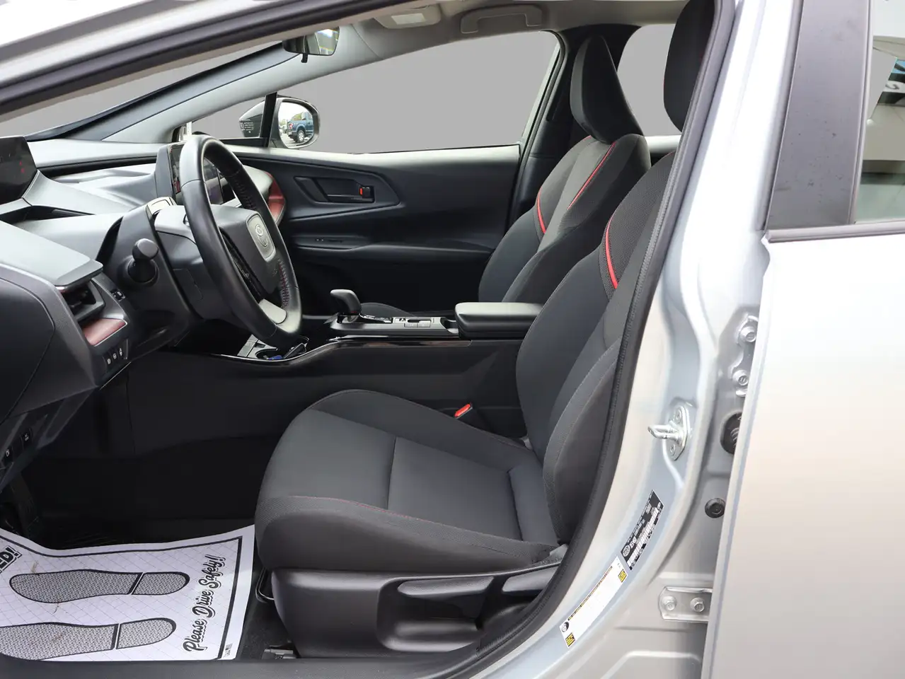 Toyota Prius Prime снимка Toyota Prius Prime