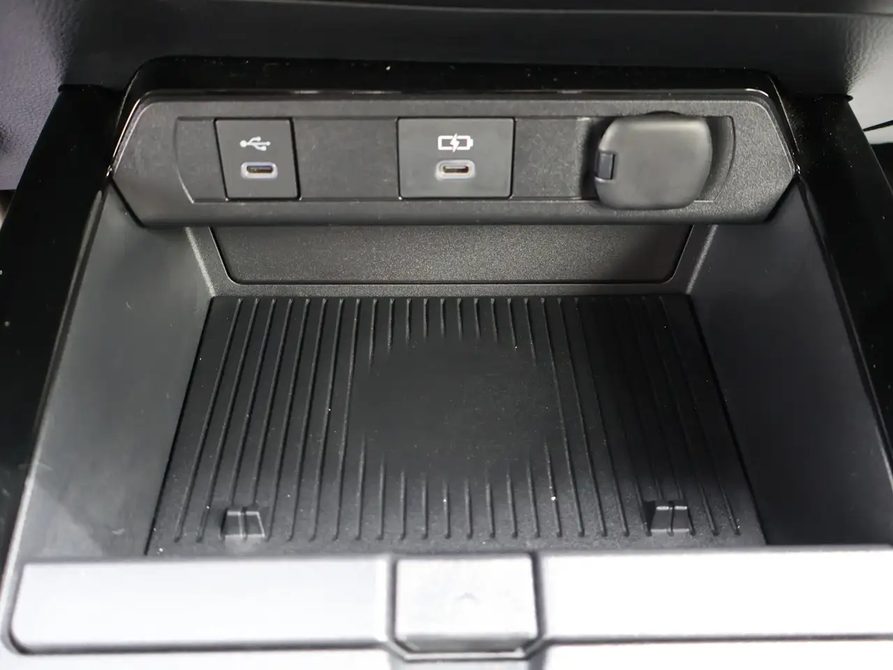 Toyota Prius Prime снимка Toyota Prius Prime