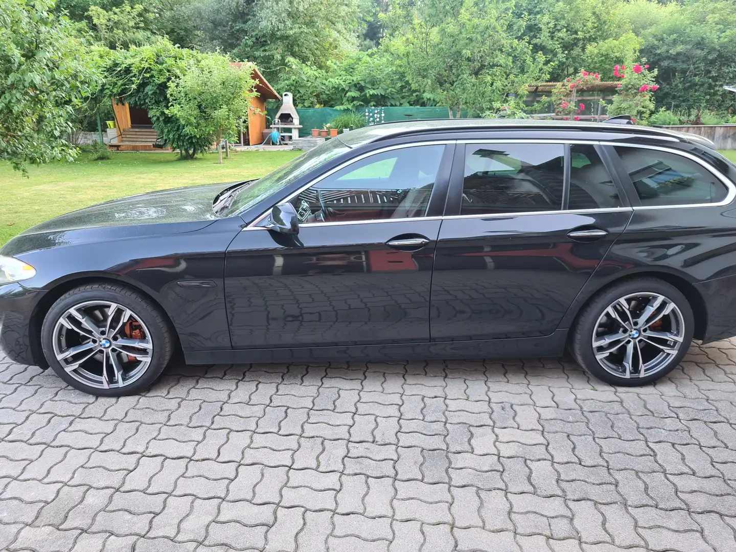 BMW 530 530d xDrive Touring Ö-Paket Aut. Schwarz - 1