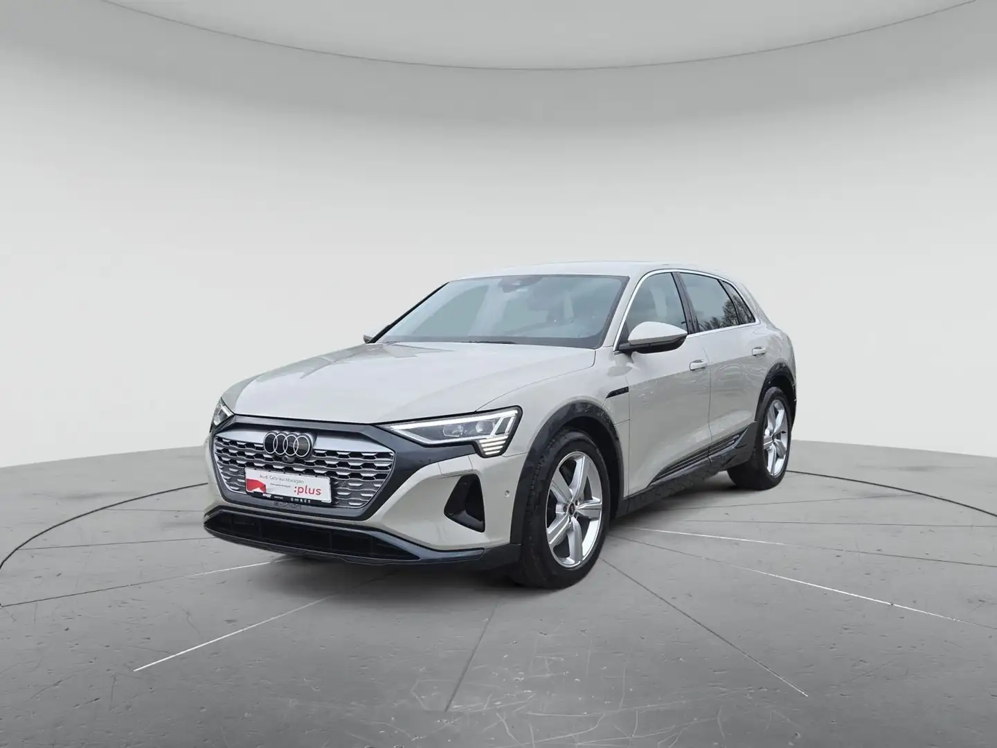 Audi Q8 e-tron advanced 55, LEDER/MATRIX/KAM/AHK/LUFT Beige - 2