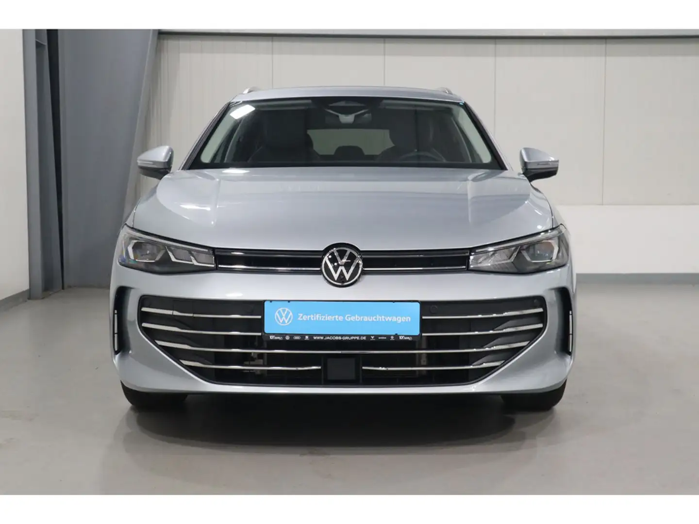 Volkswagen Passat Var. 1.5 eTSI NAVI*AHK*CAM*ACC*SHZ*APP Business Argent - 2