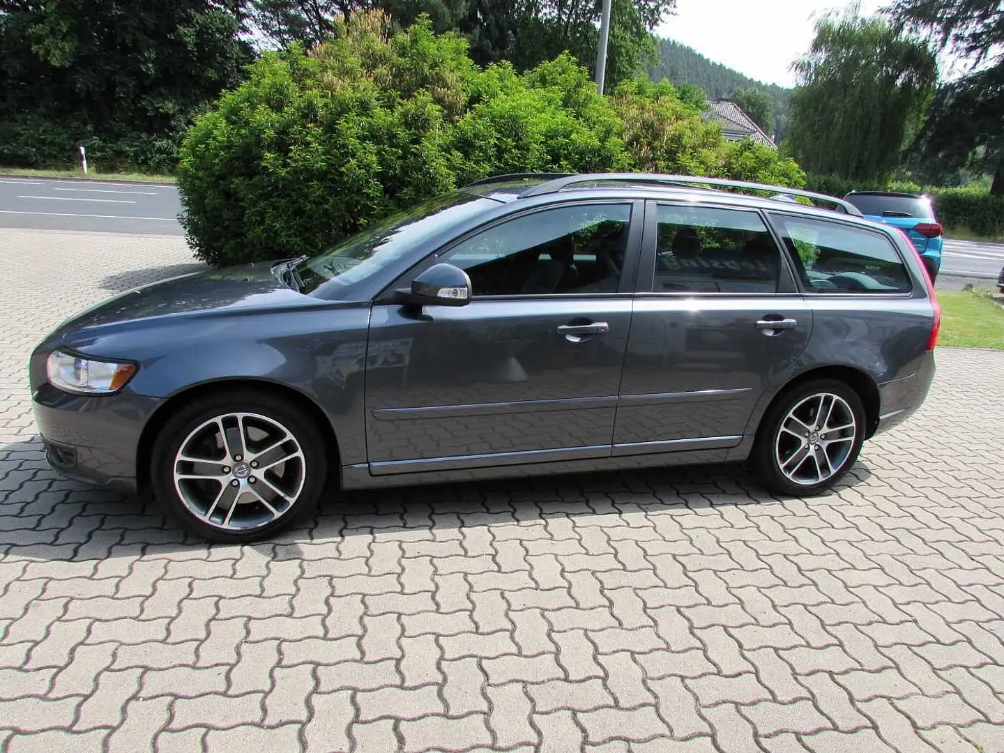 Volvo V50 2.0 D DPF Autom. Summum 'Leder/Navi/Xenon' Grau - 2