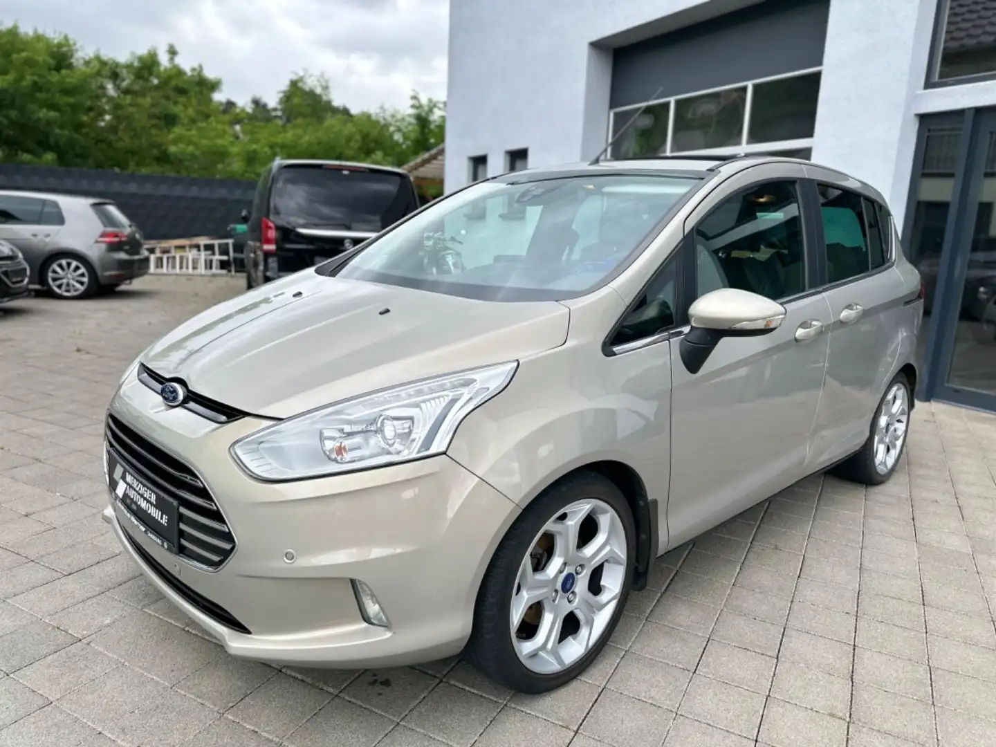 Ford B-Max Individual*Panorama*Vollleder*Tempomat*SHZ Grijs - 1