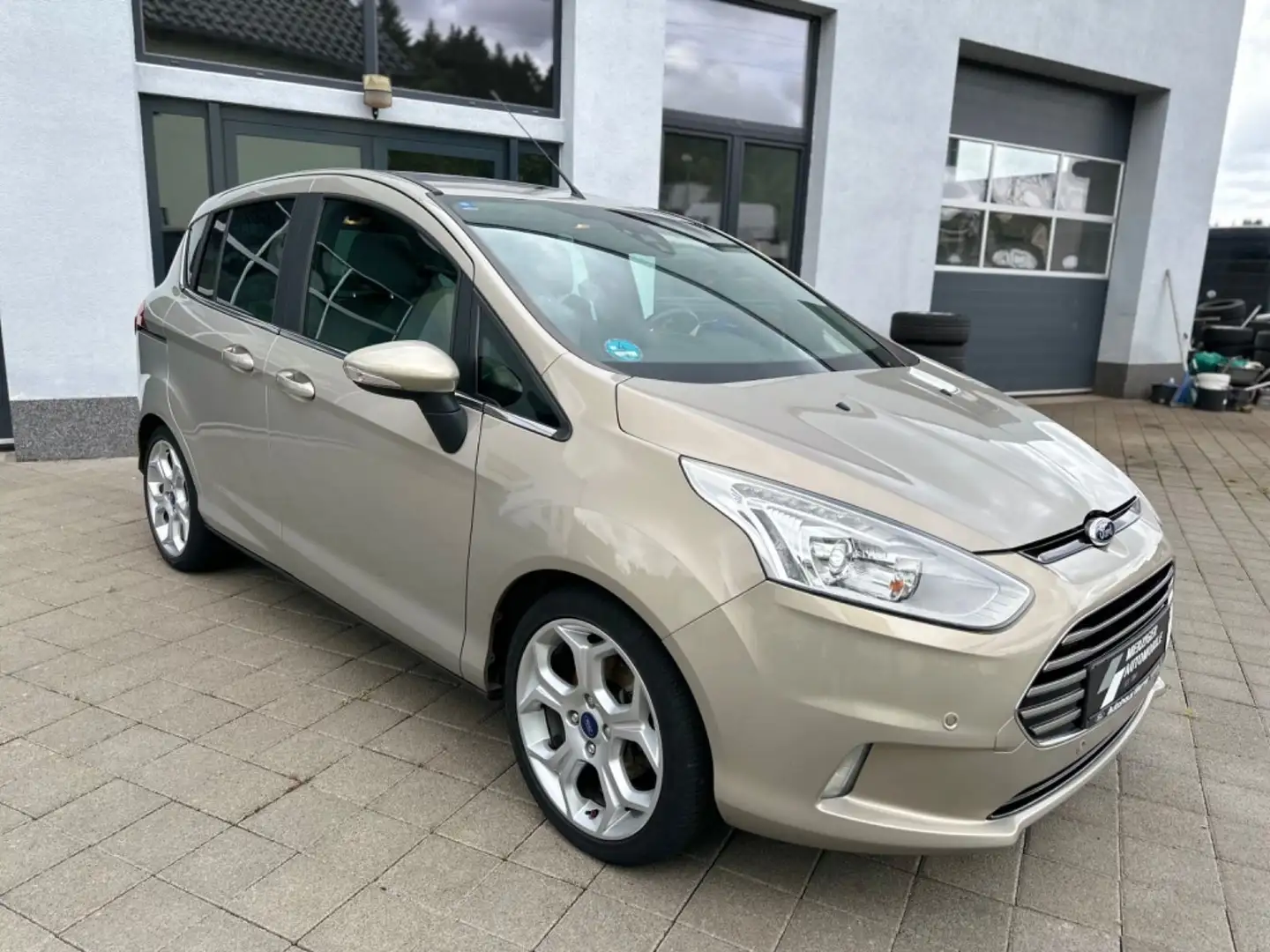 Ford B-Max Individual*Panorama*Vollleder*Tempomat*SHZ Grijs - 2