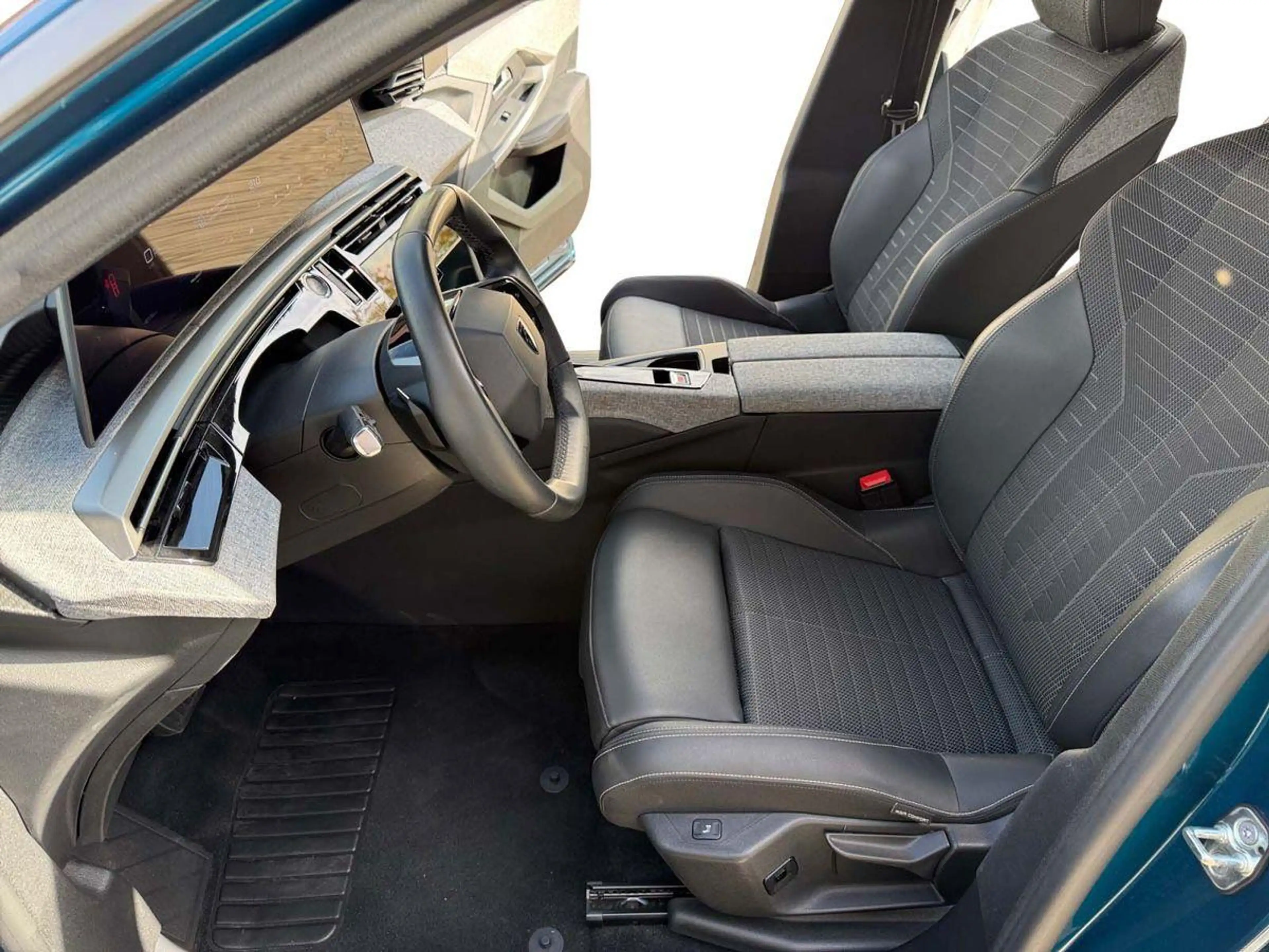 Peugeot 3008 MHEV Allure LED/Navi/SHZ/DAB/360°Kamera/Allwetter — photo 6