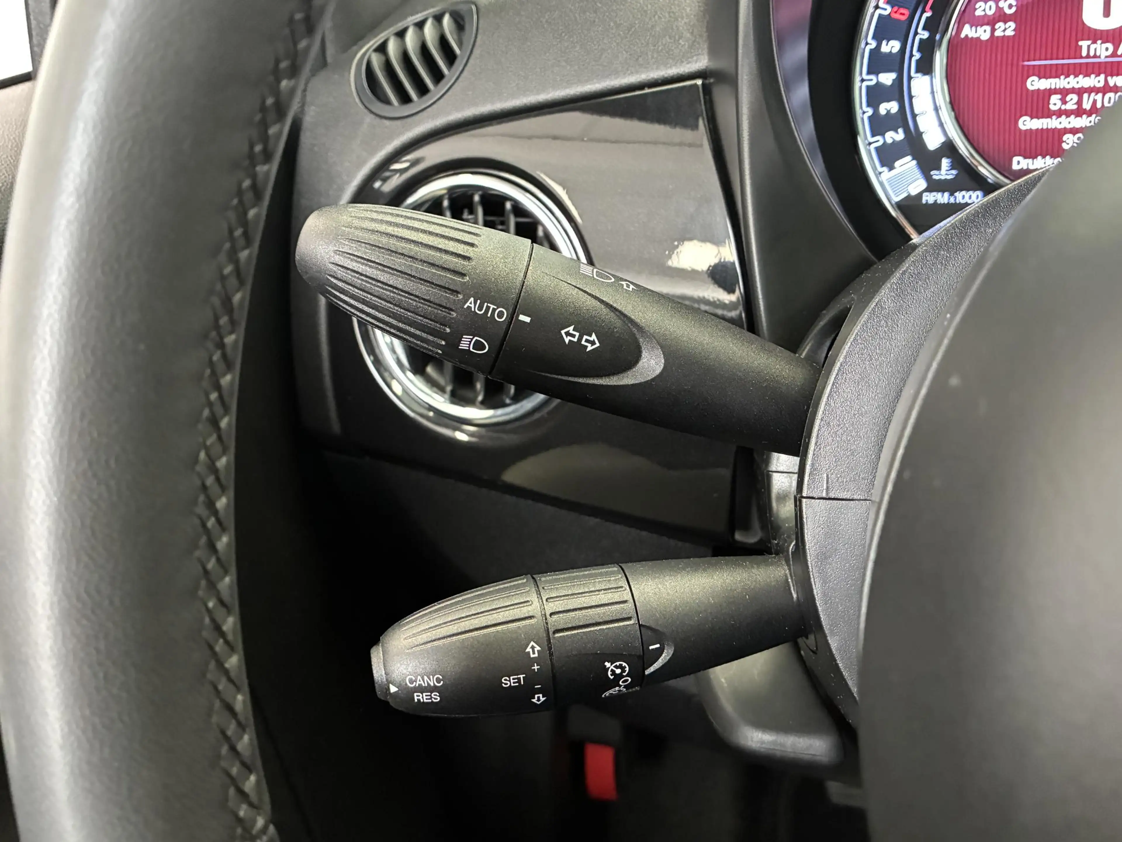 Fiat 500 1.0 Hybrid Dolcevita | PANO | CARPLAY | PDC | — photo 26