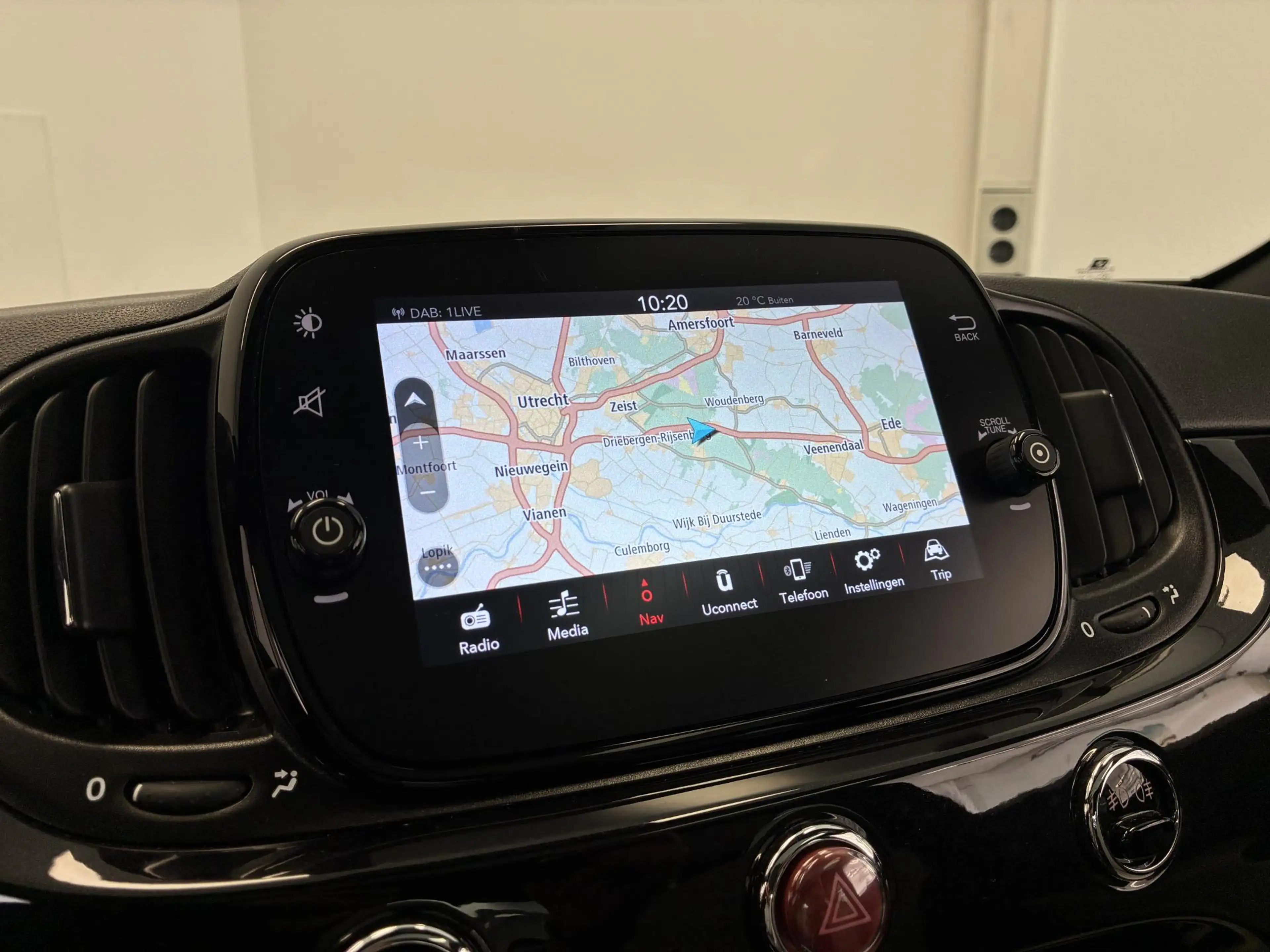 Fiat 500 1.0 Hybrid Dolcevita | PANO | CARPLAY | PDC | — photo 17