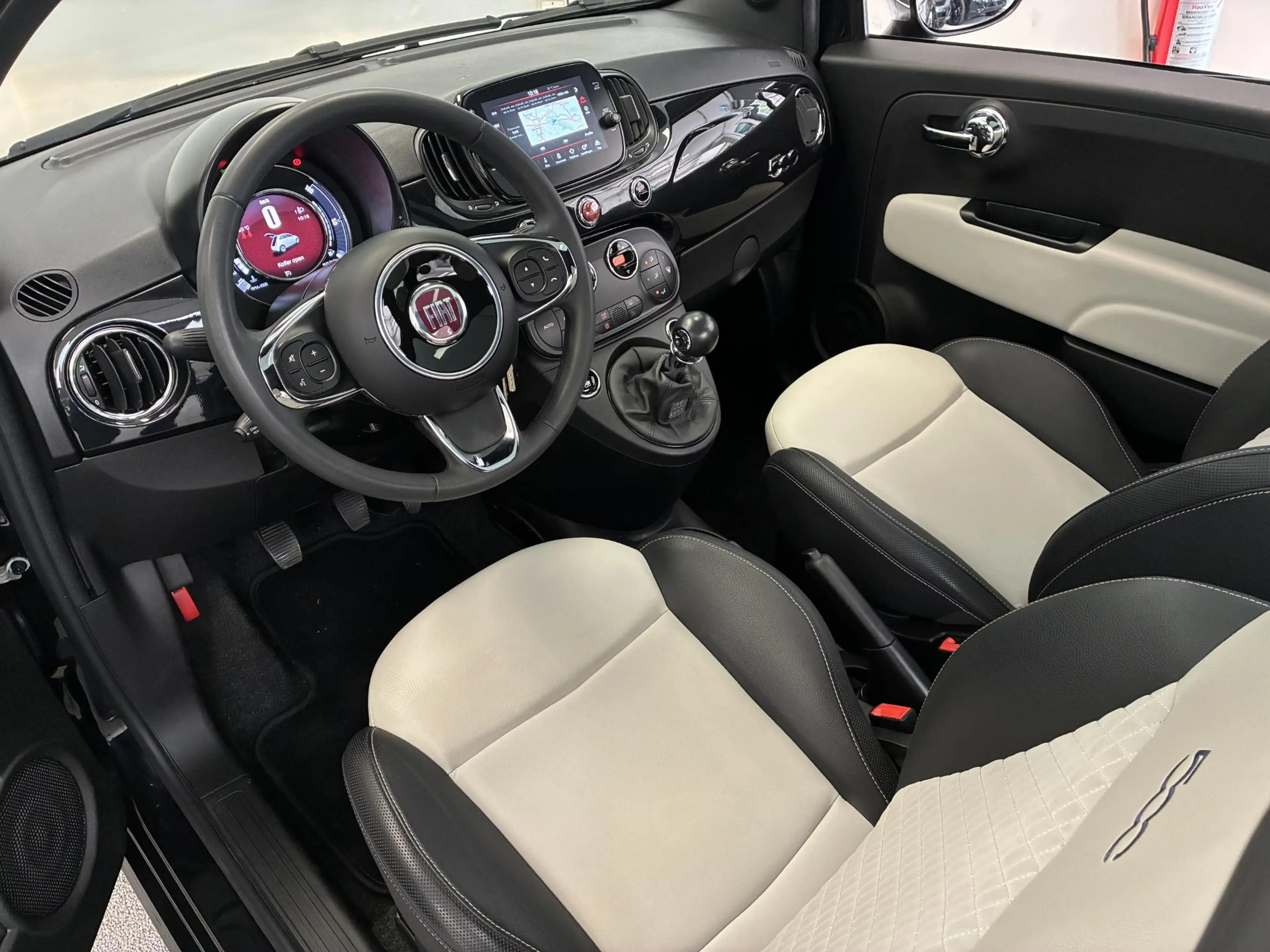 Fiat 500 1.0 Hybrid Dolcevita | PANO | CARPLAY | PDC | — photo 3